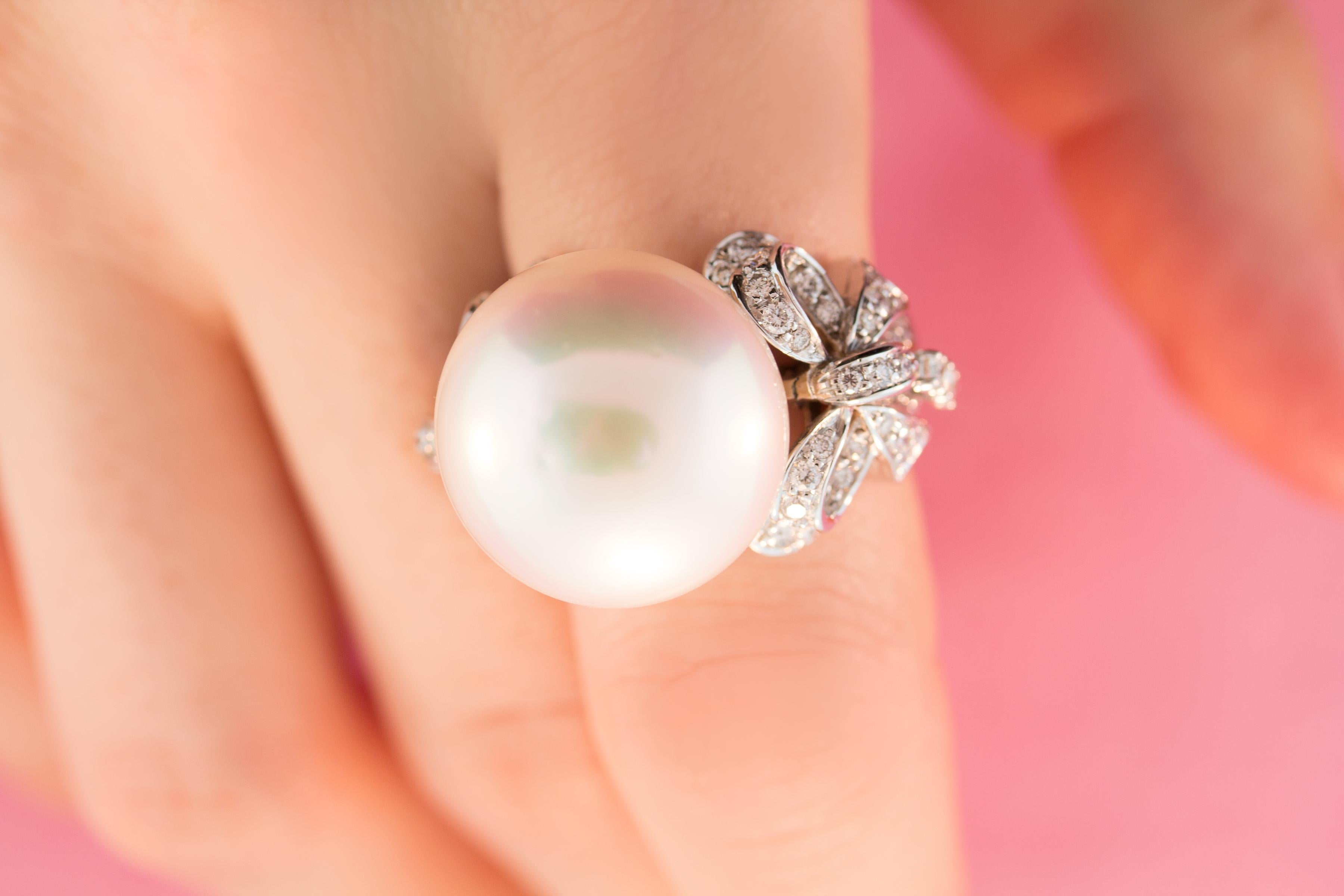 Taille ronde Bague à nœud en perles des mers du Sud et diamants Design/One par Ella Gafter en vente