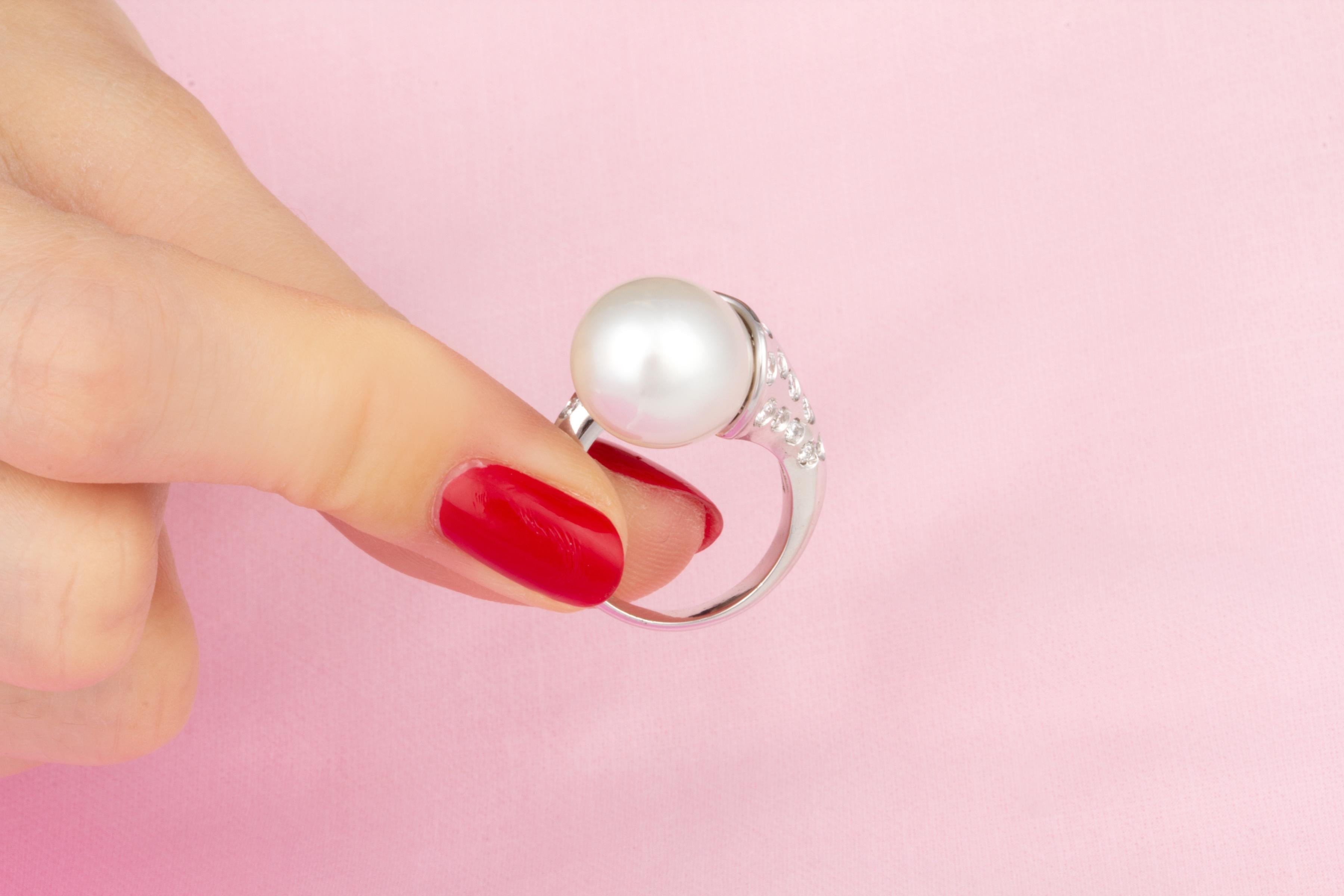 Ella Gafter Pearl Diamond Cornucopia Cocktail Ring In New Condition For Sale In New York, NY