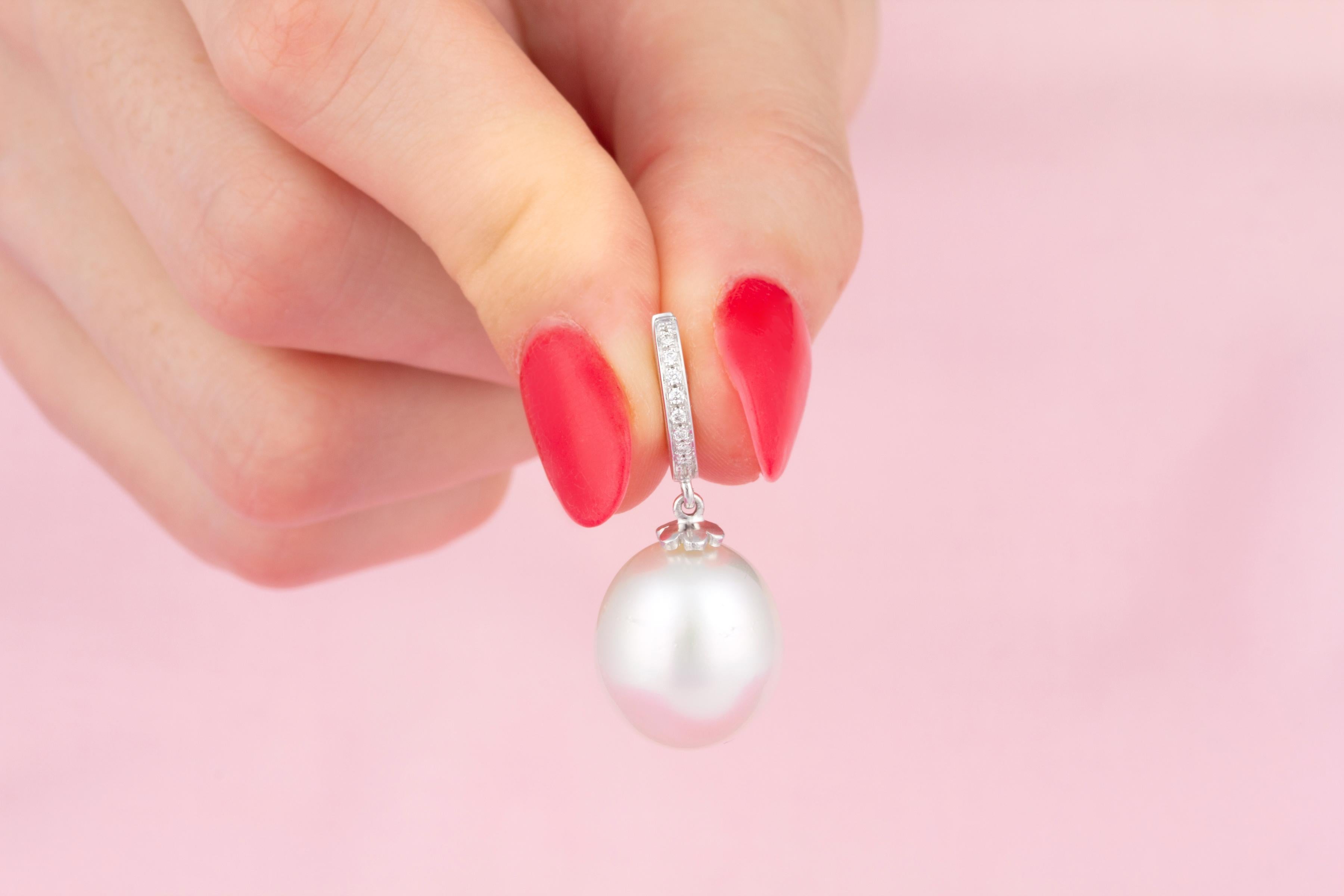 Orecchini a goccia con perle dei mari del sud e diamanti da 15.5 mm Design/One Gafter in vendita 1