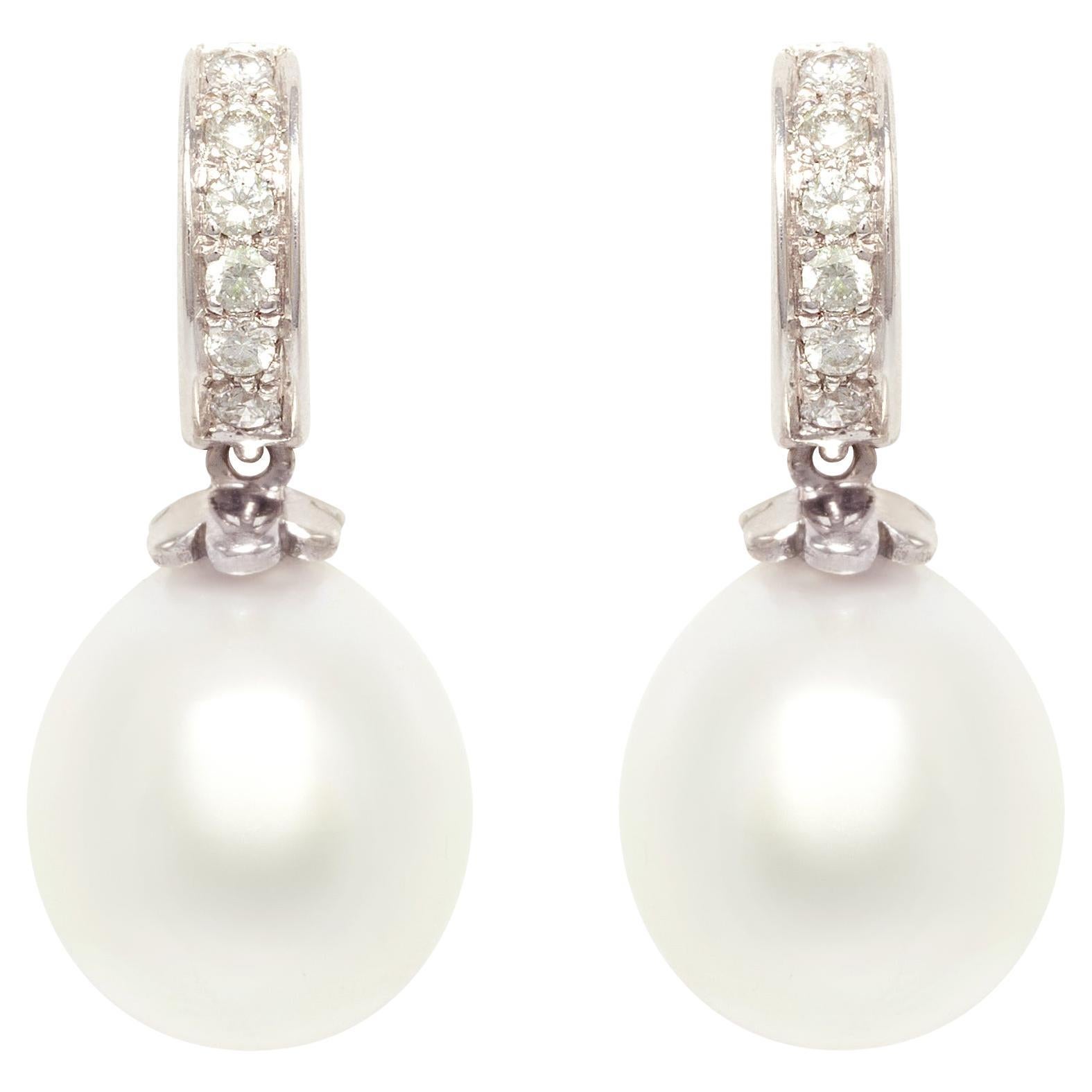 Pendientes de perla, diamante y gota Diseño de aro de Ella Gafter
