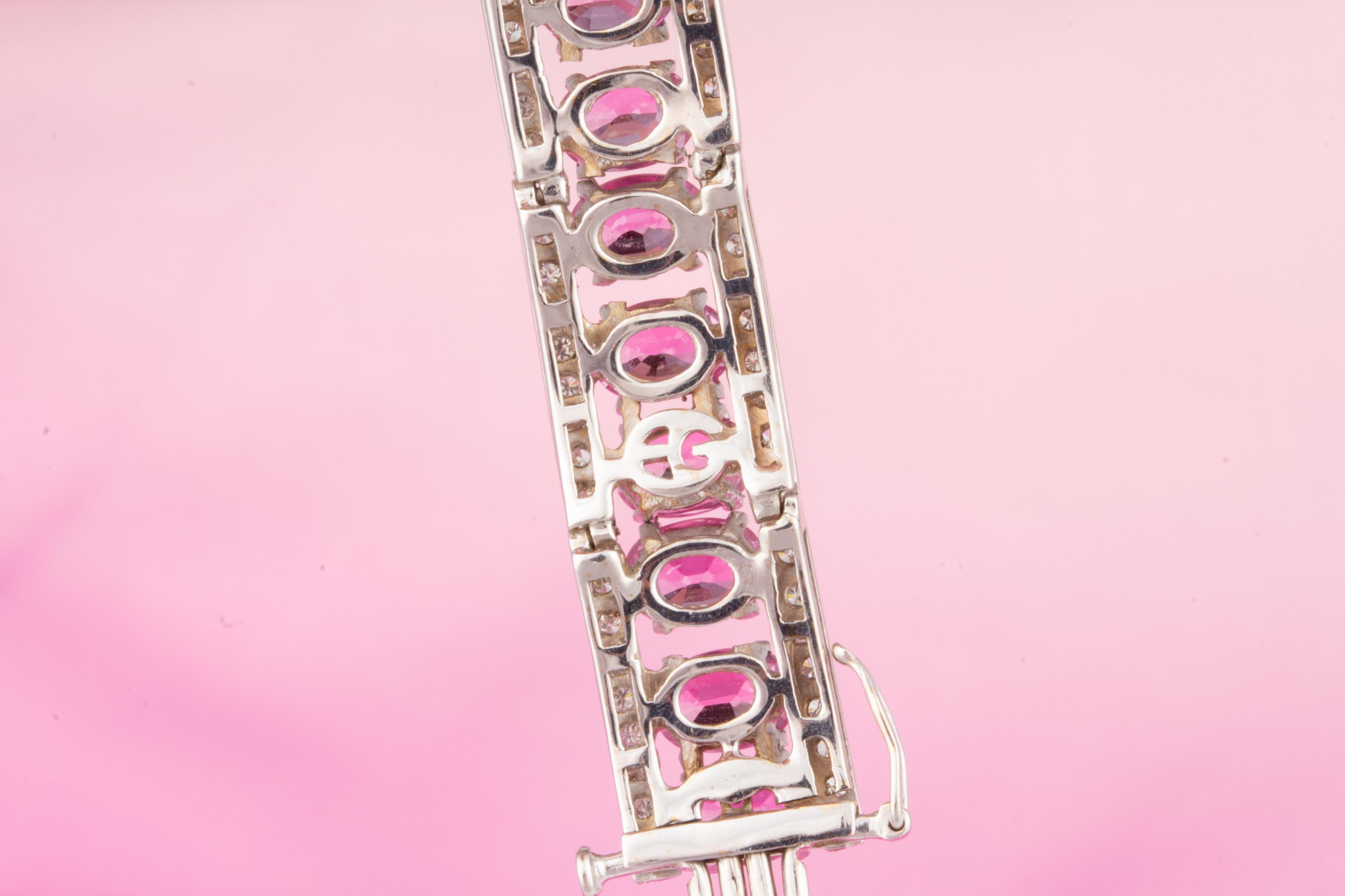 Bracelet jonc design Ella Gafter en saphir rose et diamants Unisexe en vente