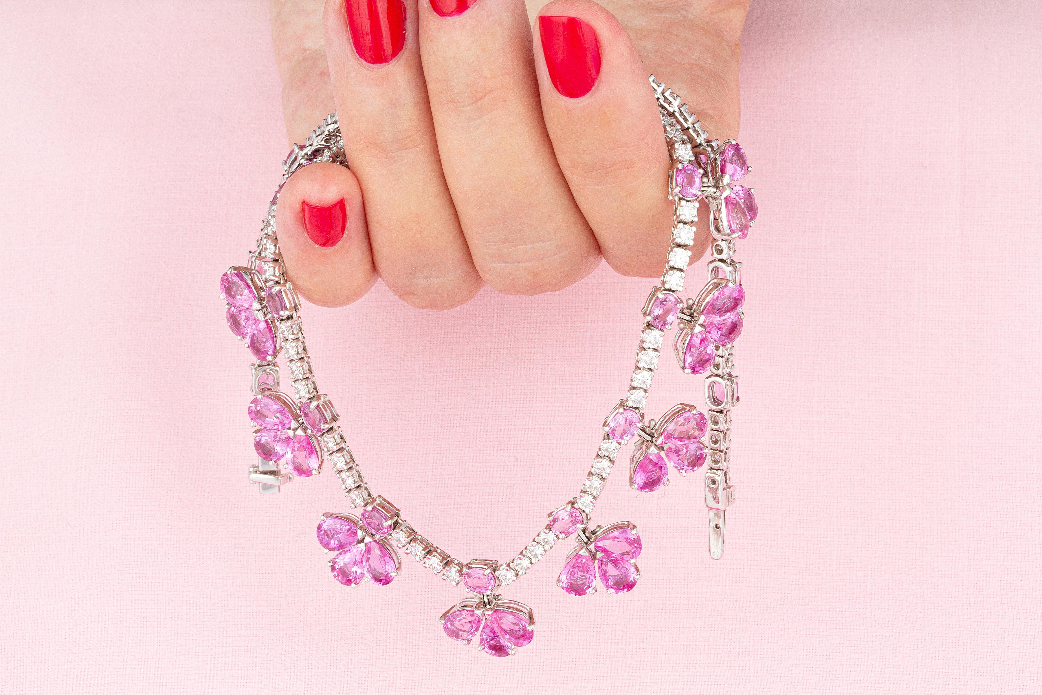 Set di collana e orecchini con zaffiro rosa e diamanti Design di Ella Gafter in vendita 3