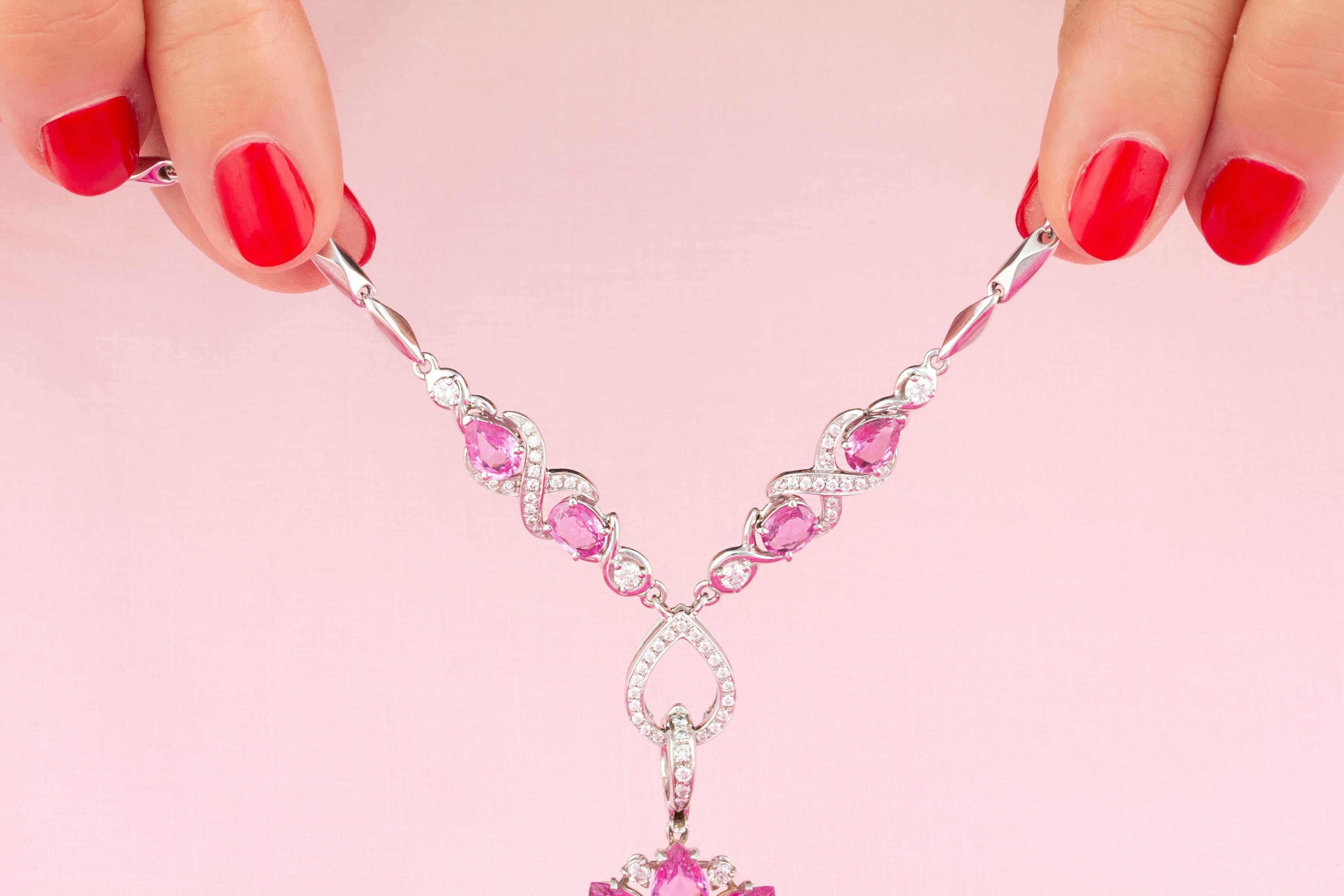 Ella Gafter Saphir rose Diamant Perle  Collier à pendentifs en vente 2
