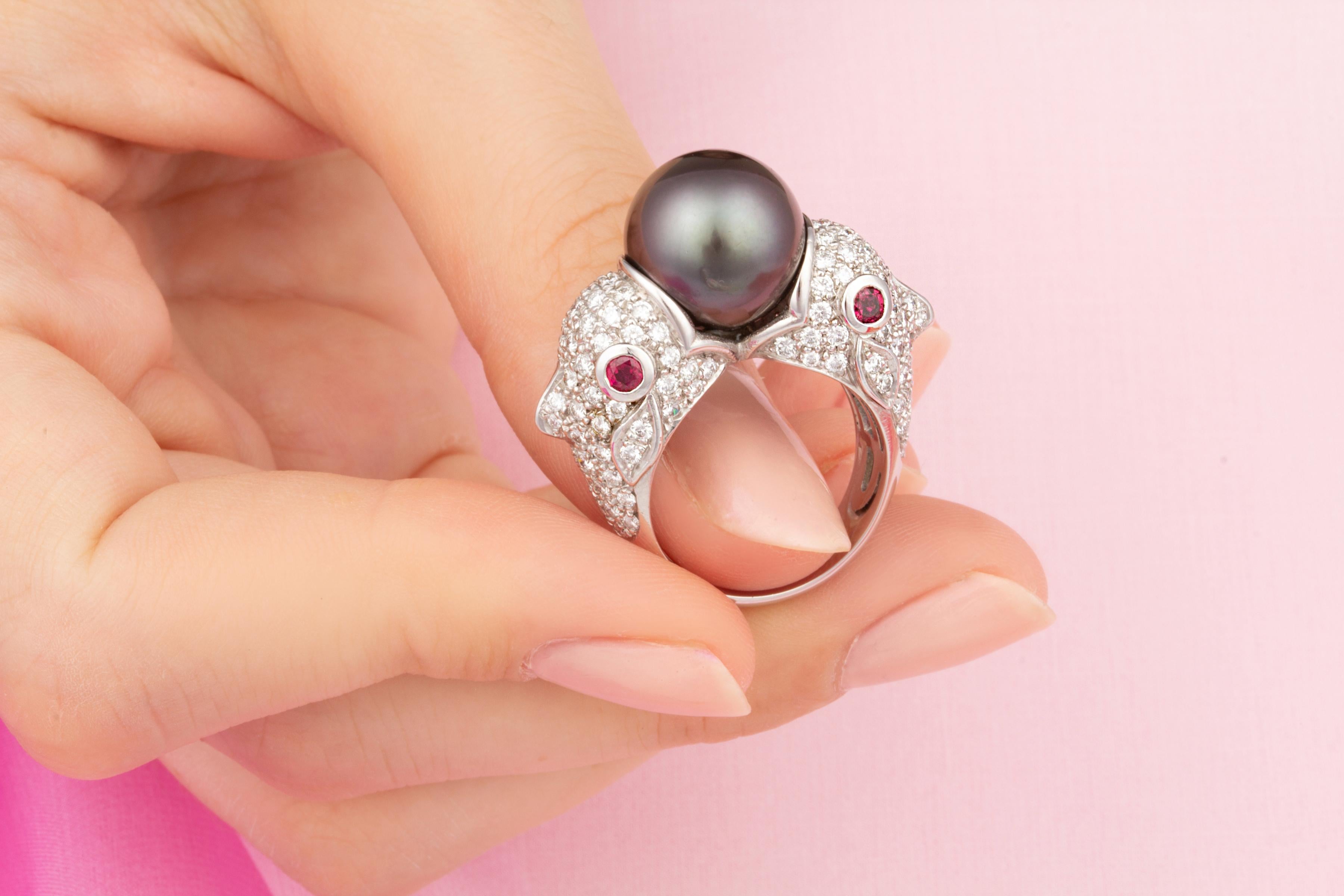 Brilliant Cut Ella Gafter Pisces Diamonds Pearl Zodiac Ring  For Sale