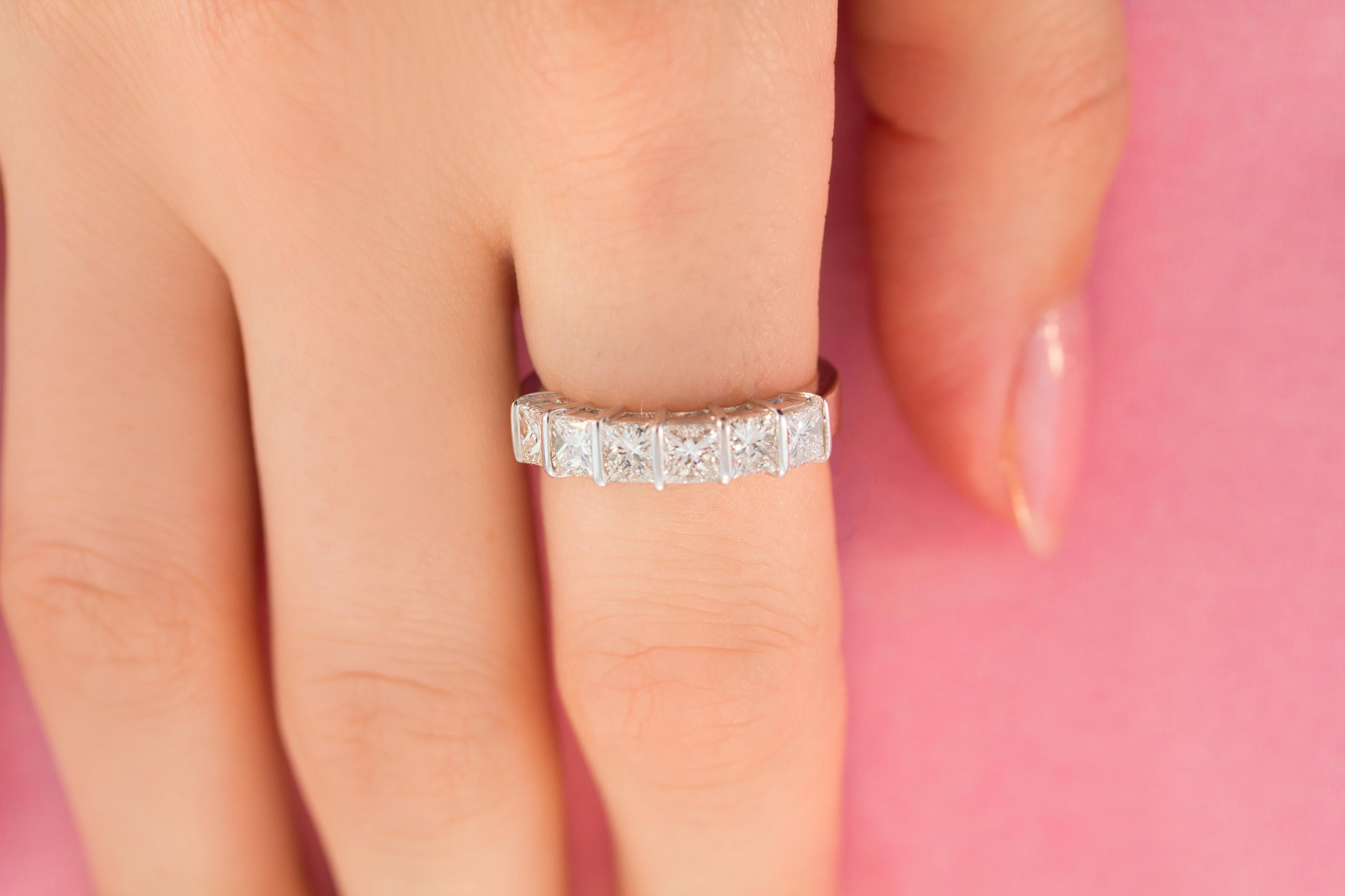 Ella Gafter Princess Cut Diamond White Gold Band Ring In New Condition For Sale In New York, NY