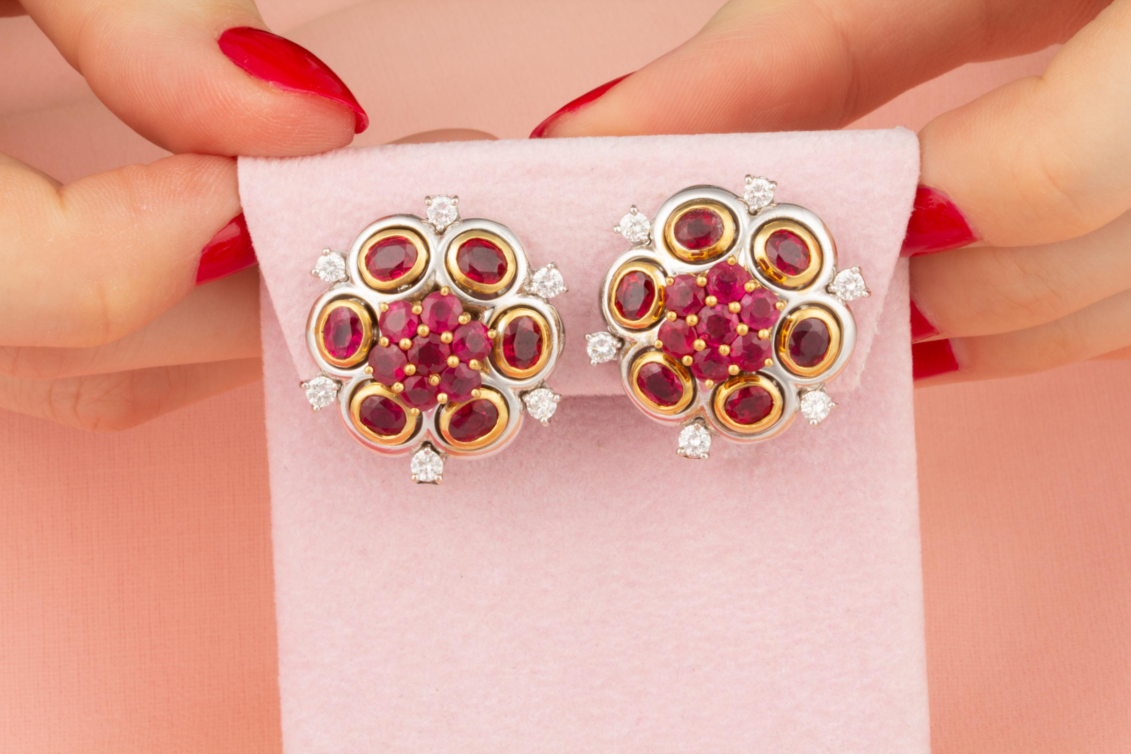 Taglio ovale Orecchini a clip con diamanti di rubino en Tremblant Flower Design di Ella Gafter in vendita