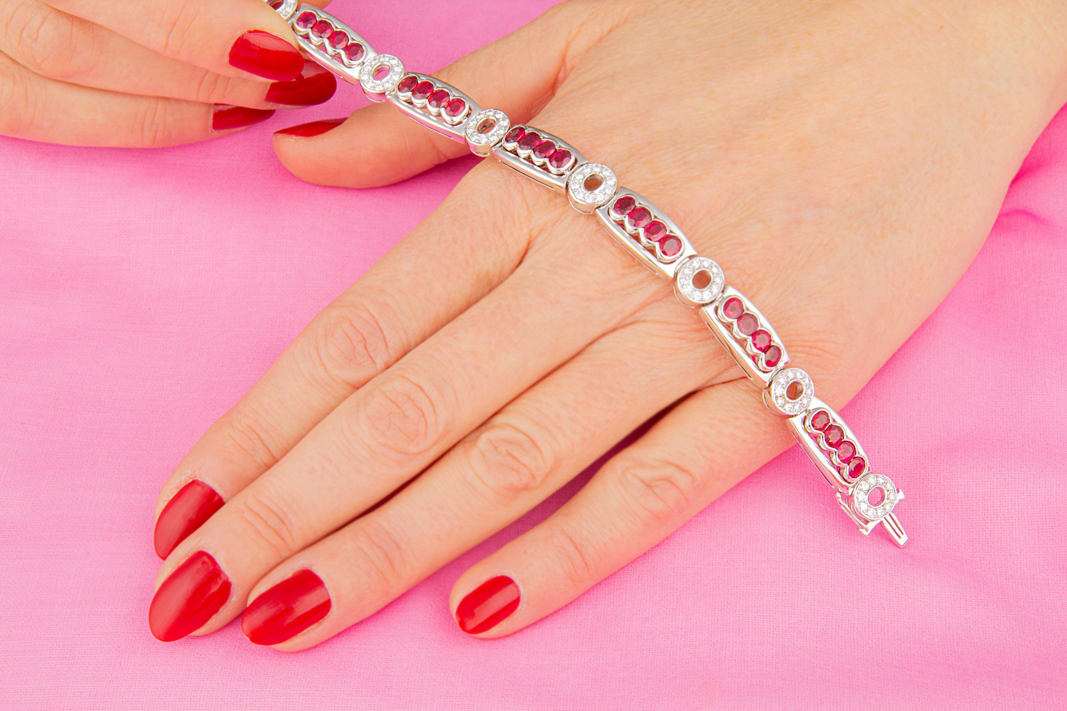 Artiste Bracelet de tennis en rubis et diamants Design/One par Ella Gafter en vente