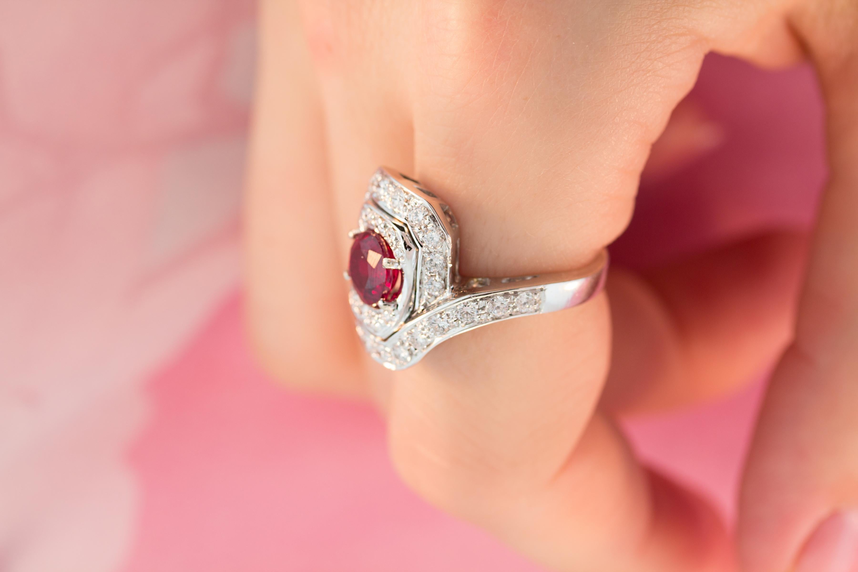 Ella Gafter Ruby and Diamond Ring In New Condition For Sale In New York, NY