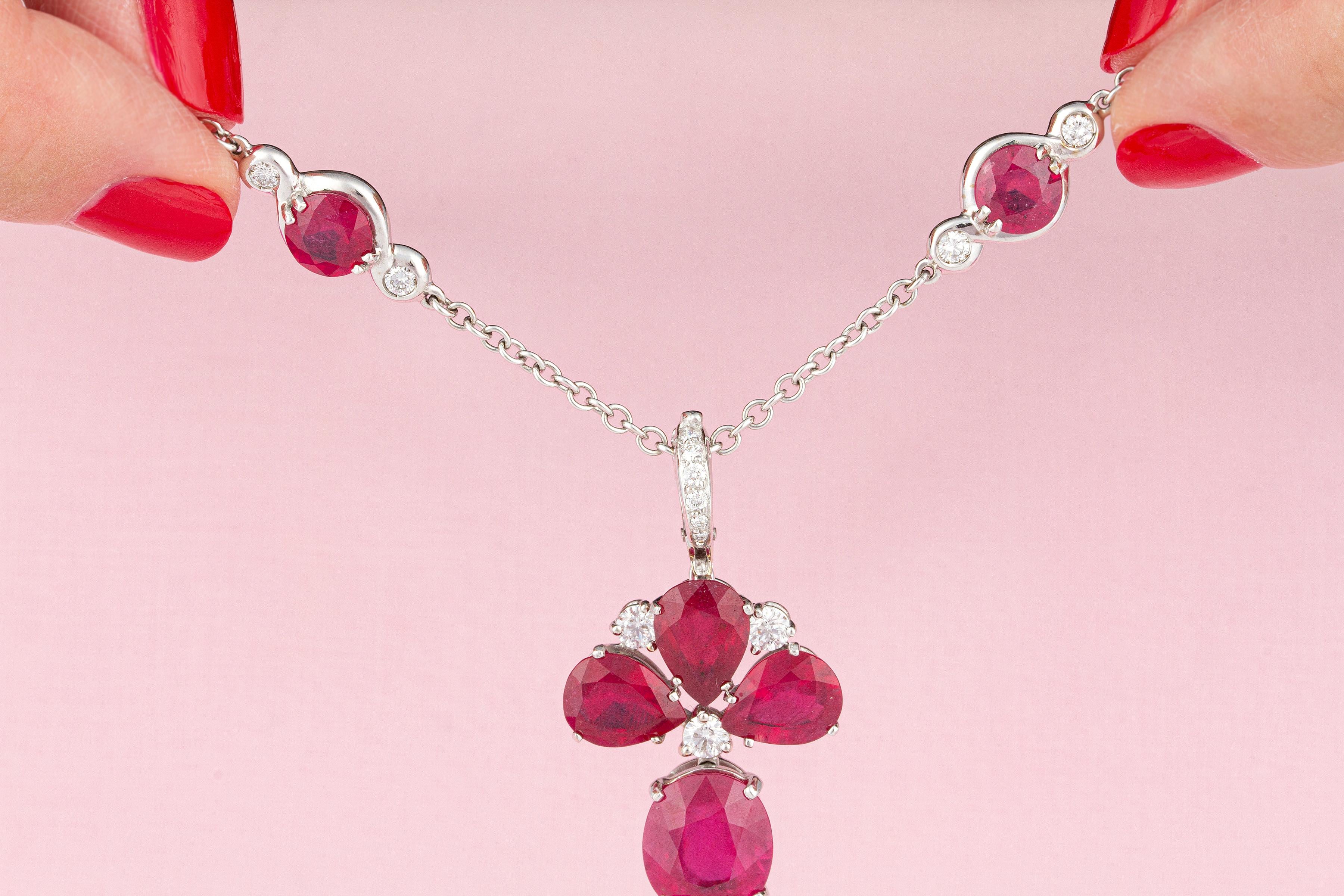 Collar colgante de rubíes y diamantes diseñado por Ella Gafter en venta 1