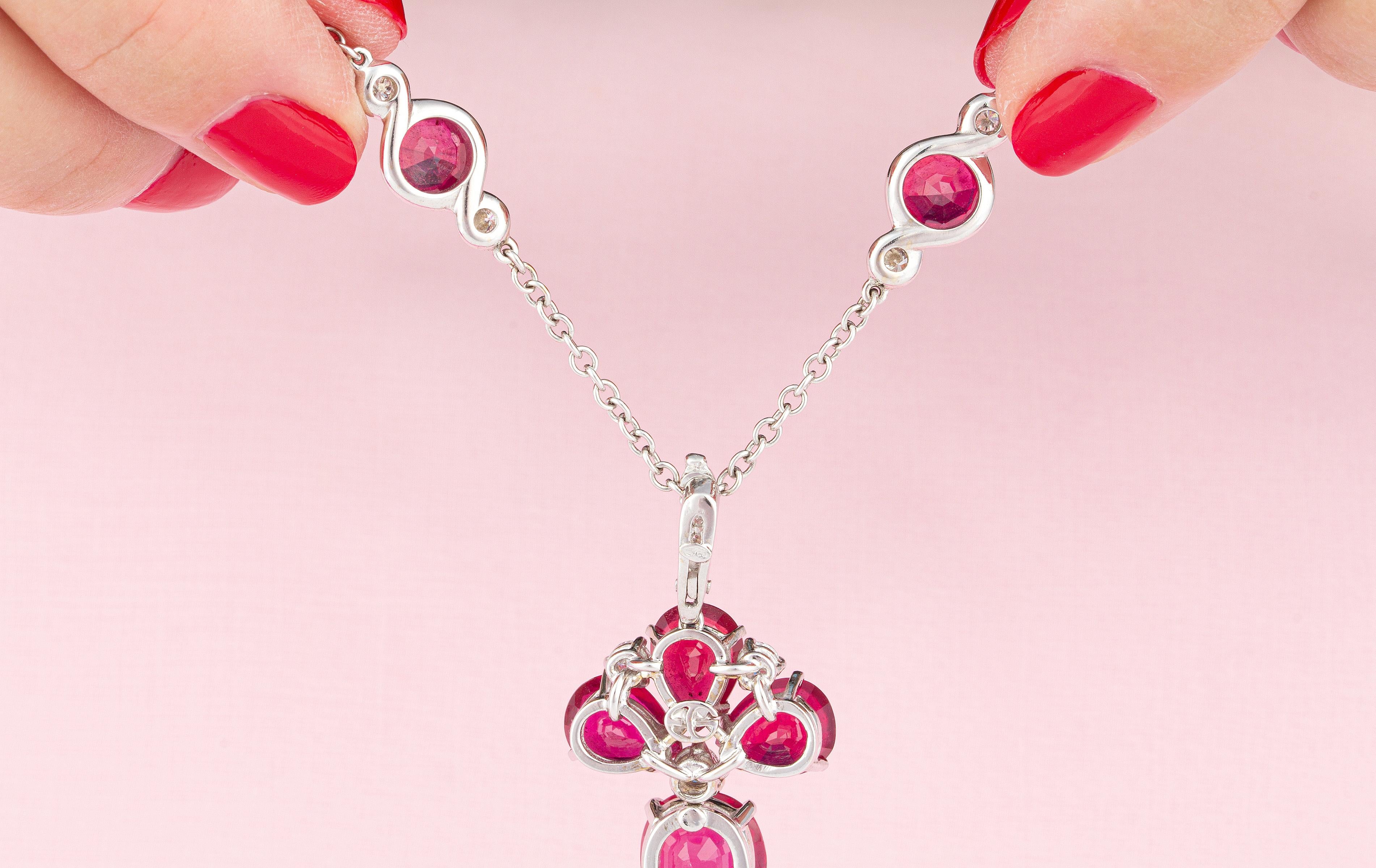 Collar colgante de rubíes y diamantes diseñado por Ella Gafter en venta 2