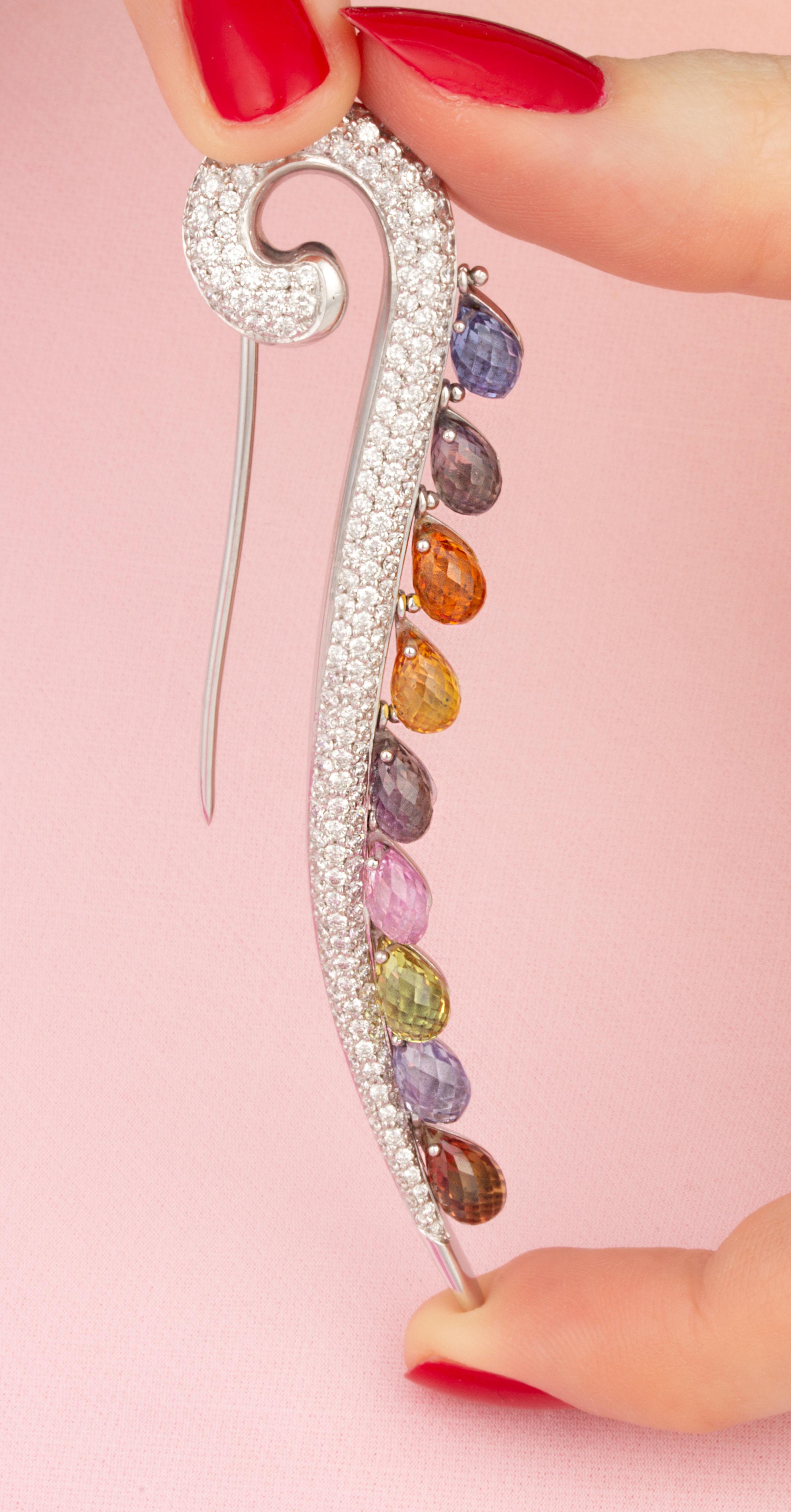 Broche con zafiros y diamantes Stick Pin Diseño de Ella Gafter Corte Briolette en venta