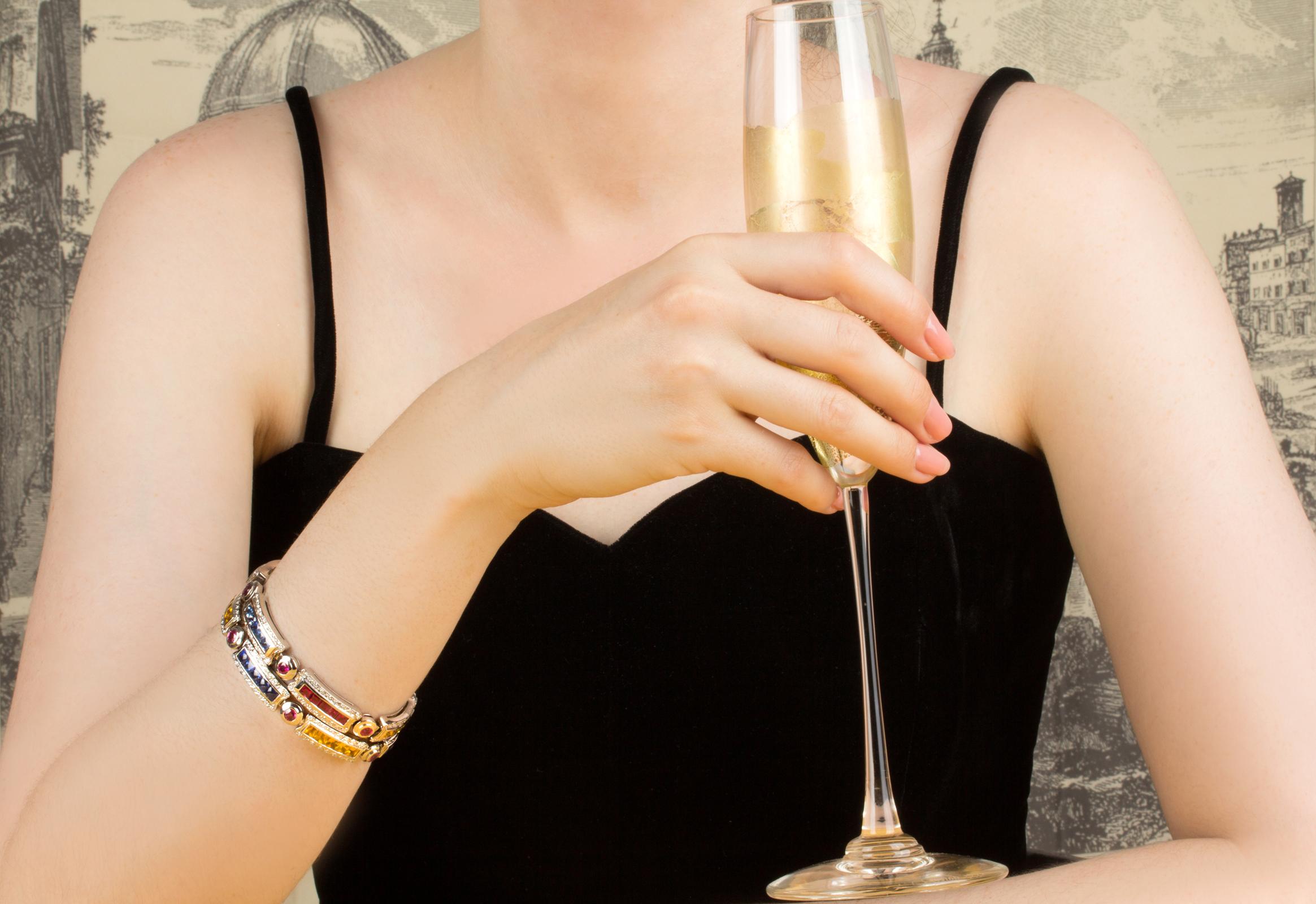 Mehrfarbiges Armband mit Saphiren, Rubin und Diamanten im Design von Ella Gafter im Angebot 3