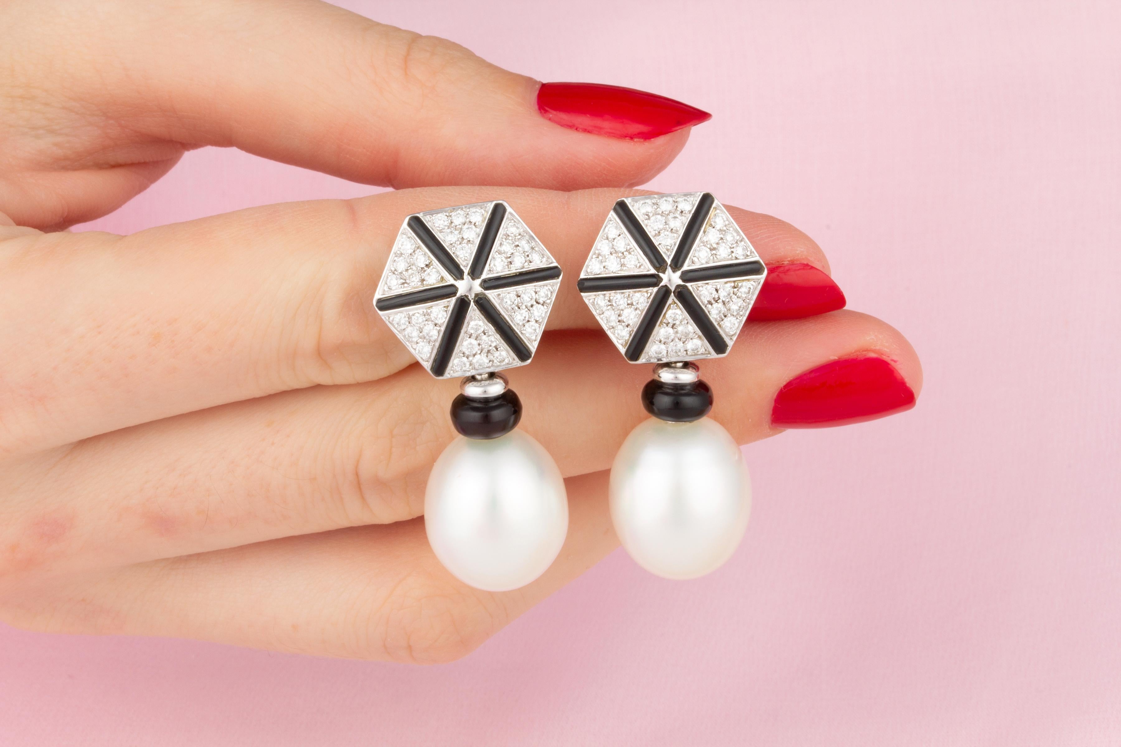 South Sea Pearl Diamond Onyx Drop Earrings Art Deco Design by Ella Gafter In New Condition For Sale In New York, NY