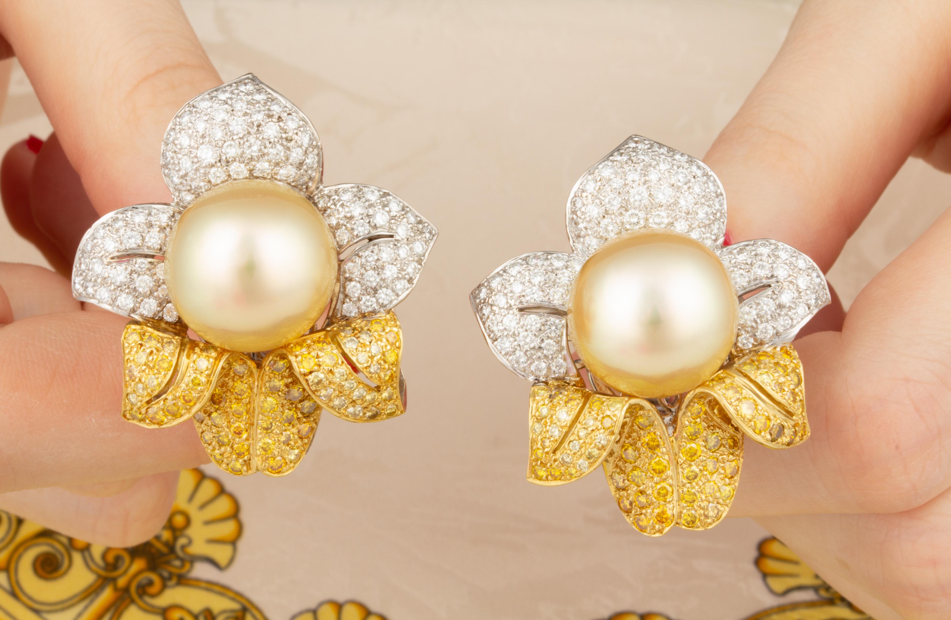 Ella Gafter South Sea Pearl Diamond Flower Earrings In New Condition For Sale In New York, NY