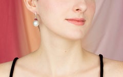 Pendientes de perla del mar del sur con gota de diamante de 15 mm Diseño de rubí de Ella Gafter
