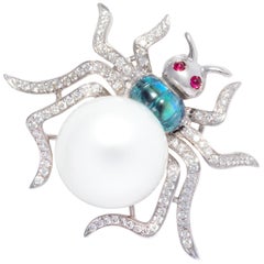 Spinnenbrosche/Anstecknadel mit Perlen und Diamanten Design von Ella Gafter