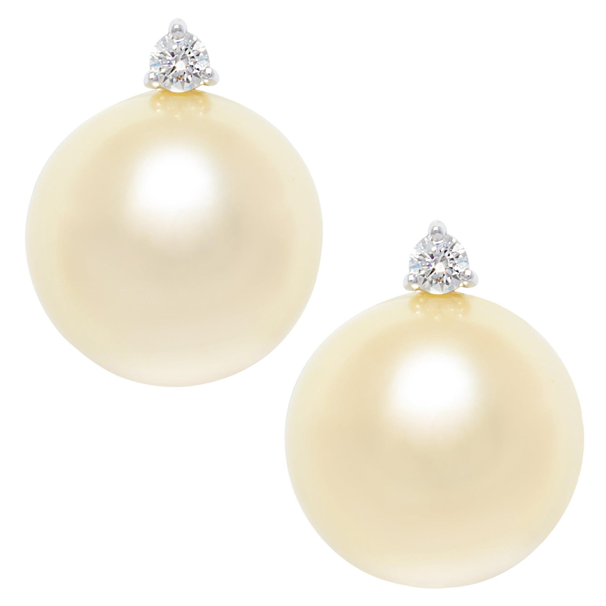 Pendientes de clip con perlas del mar del Sur y diamantes, diseño de Ella Gafter