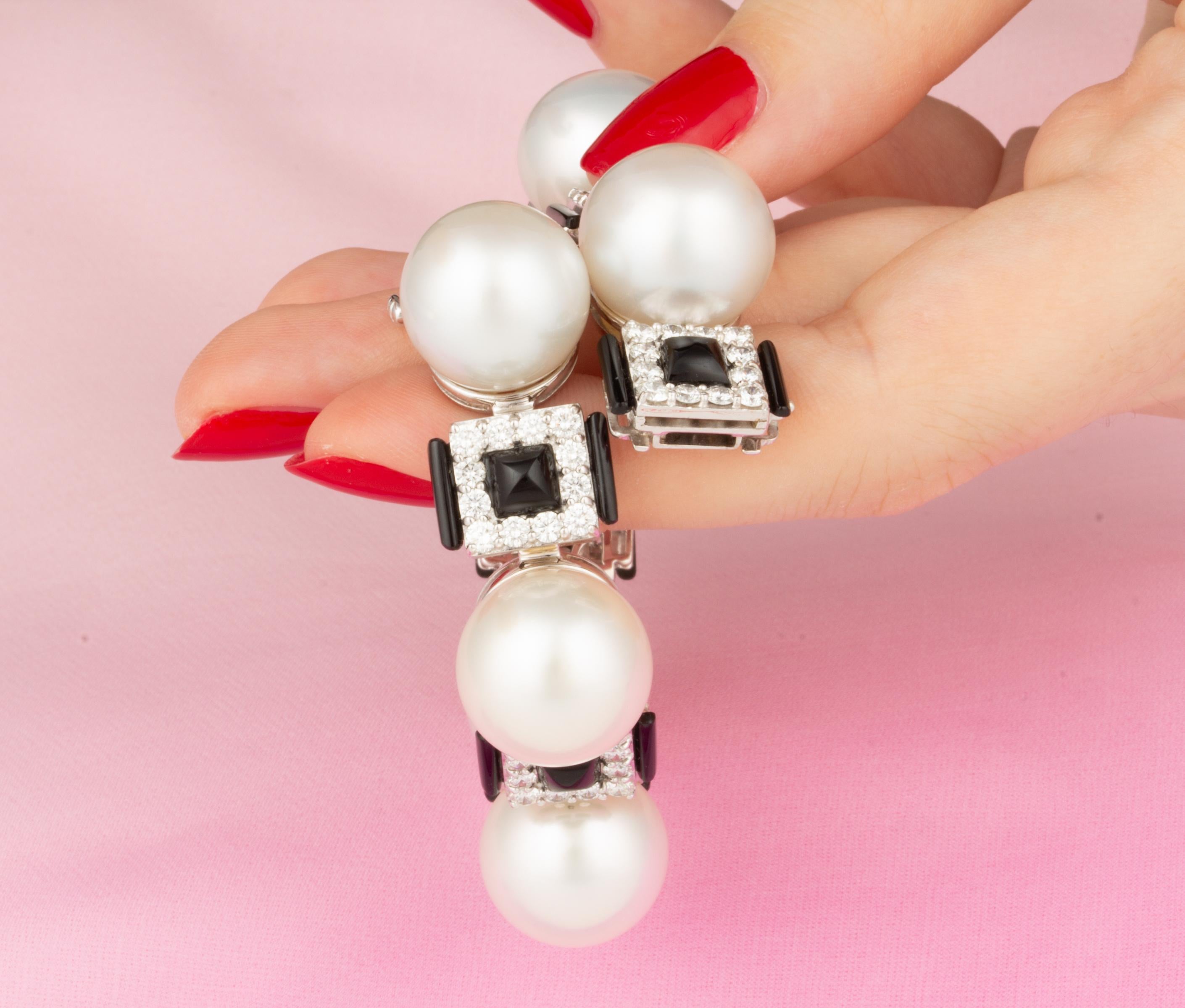 Ella Gafter Art Déco style South Sea Pearl Diamond Cuff Bracelet  For Sale 1