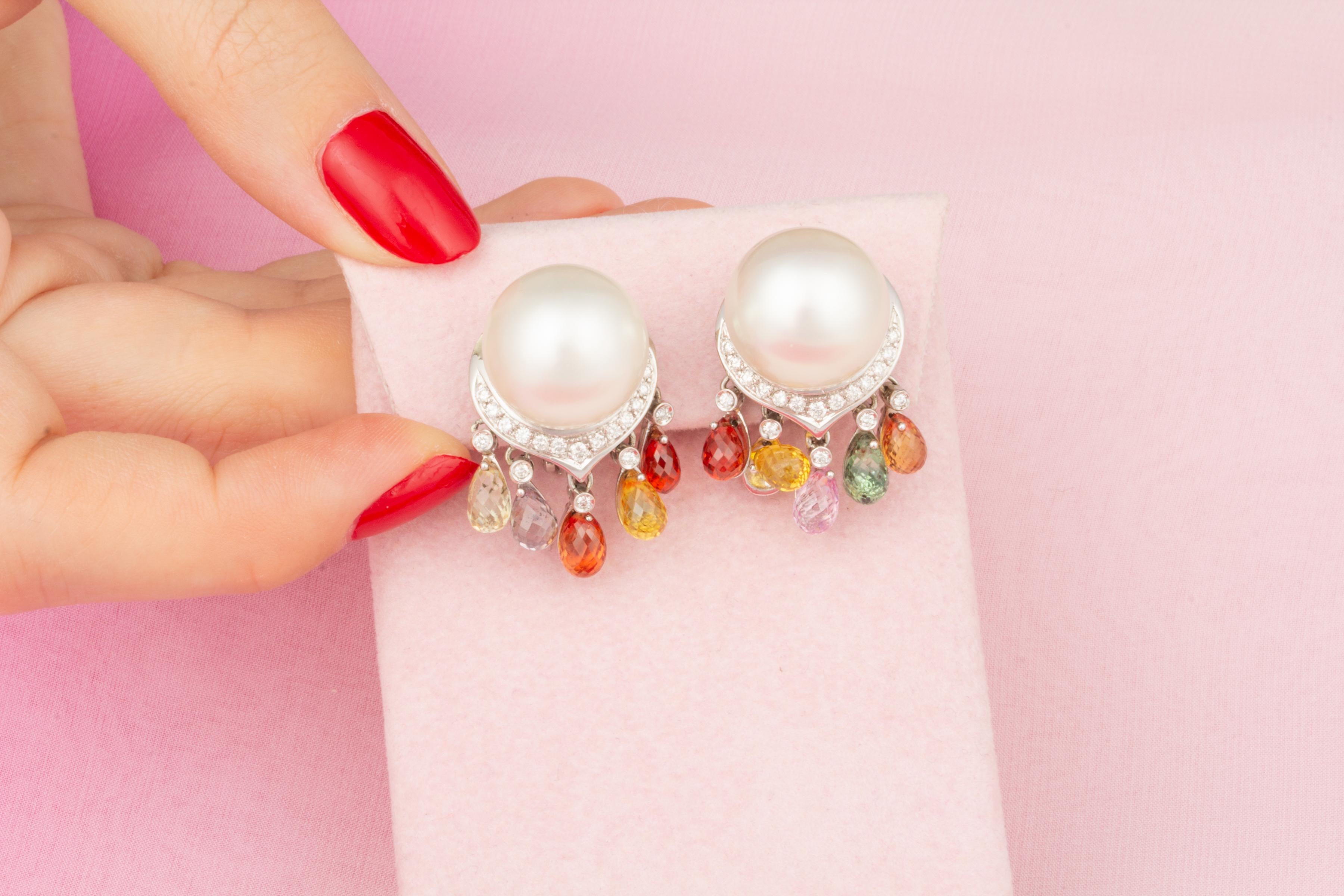 Artista Orecchini a clip con perle dei mari del sud, diamanti e zaffiri da 16 mm Design/One di Ella Gafter in vendita