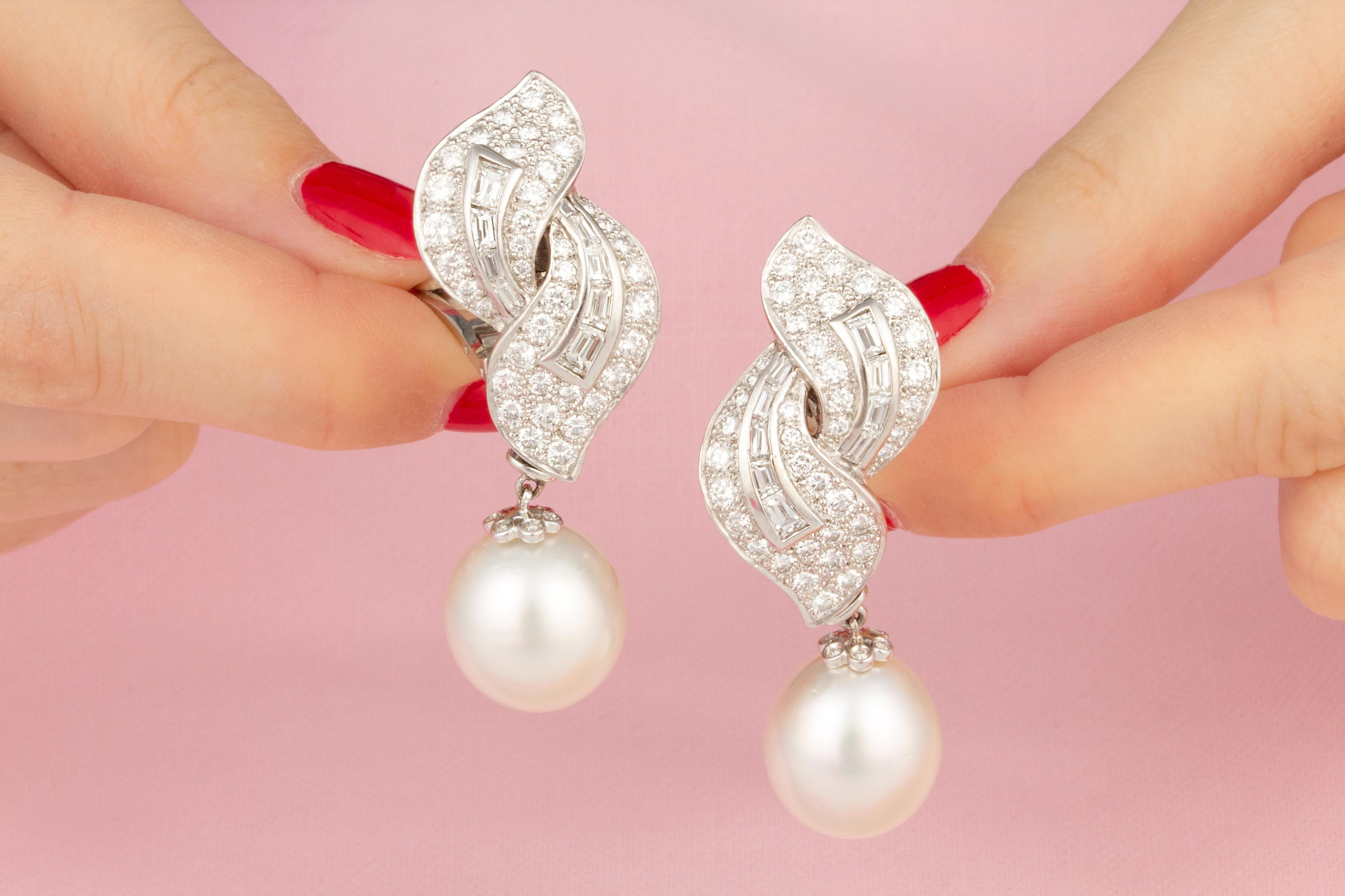 Ella Gafter South Sea Pearl Diamond Leaf Earrings In New Condition For Sale In New York, NY