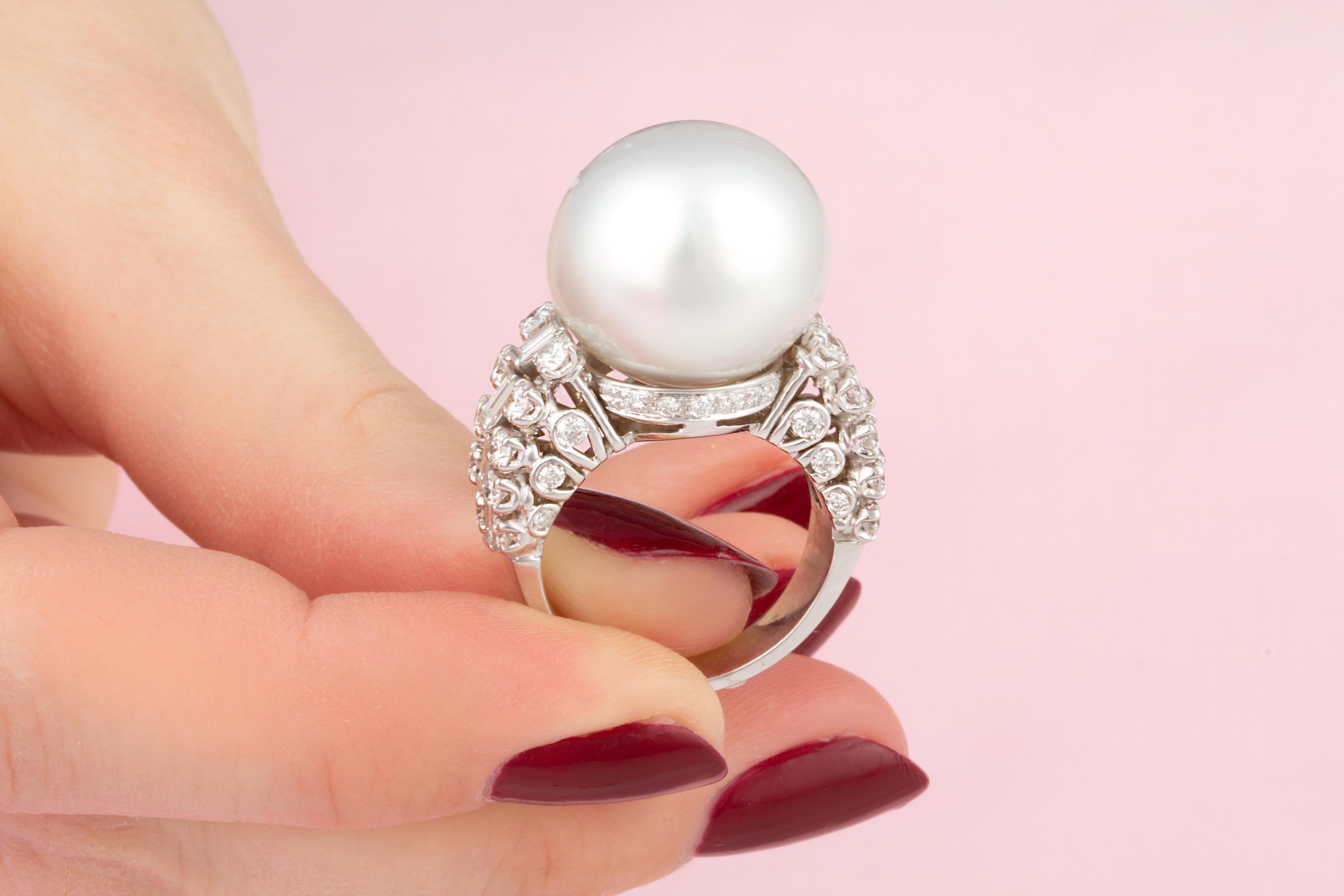 Ella Gafter South Sea Pearl Diamond Ring In New Condition For Sale In New York, NY