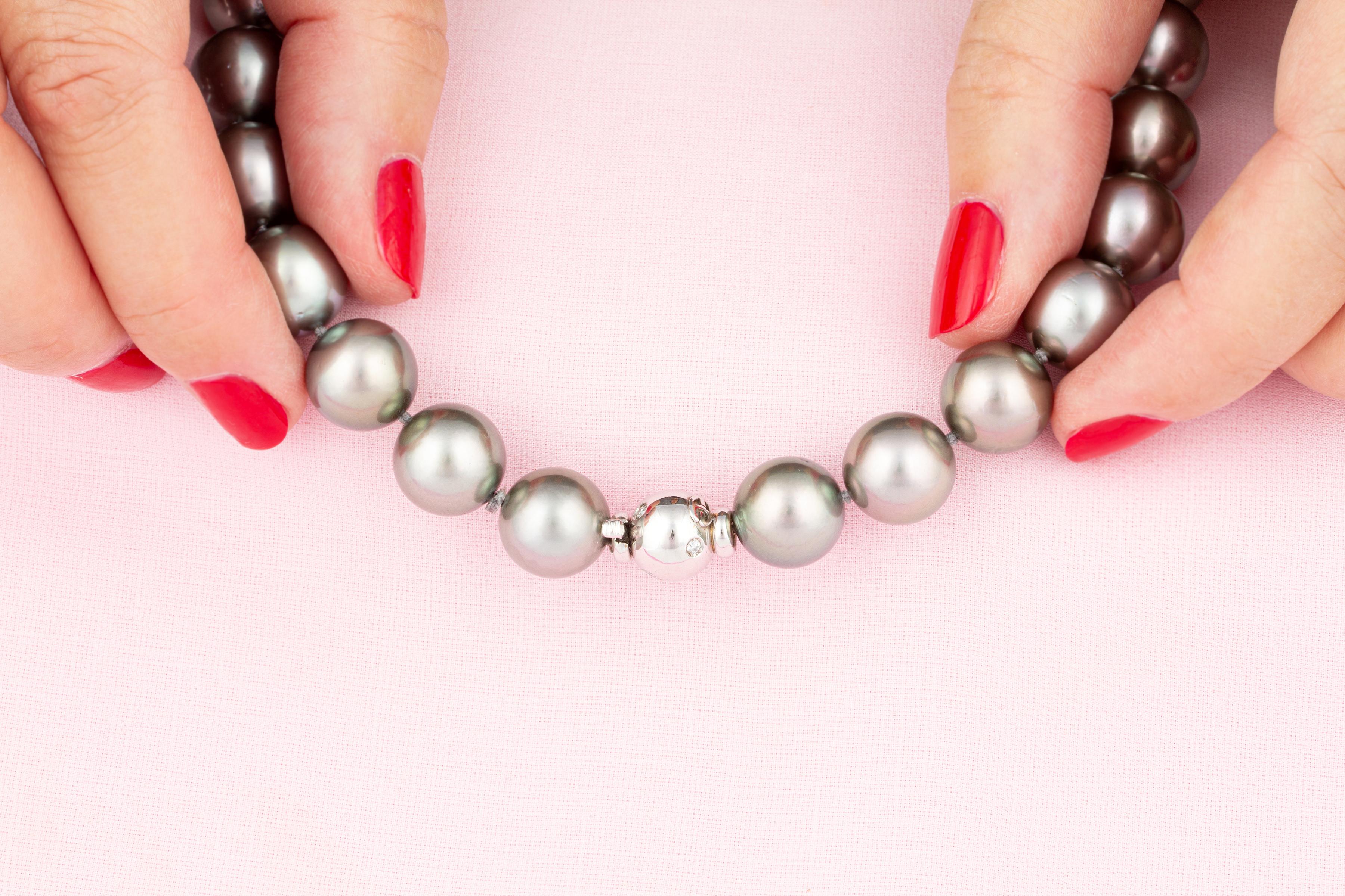 Ella Gafter Tahitian Black Pearl Strand Necklace In New Condition For Sale In New York, NY