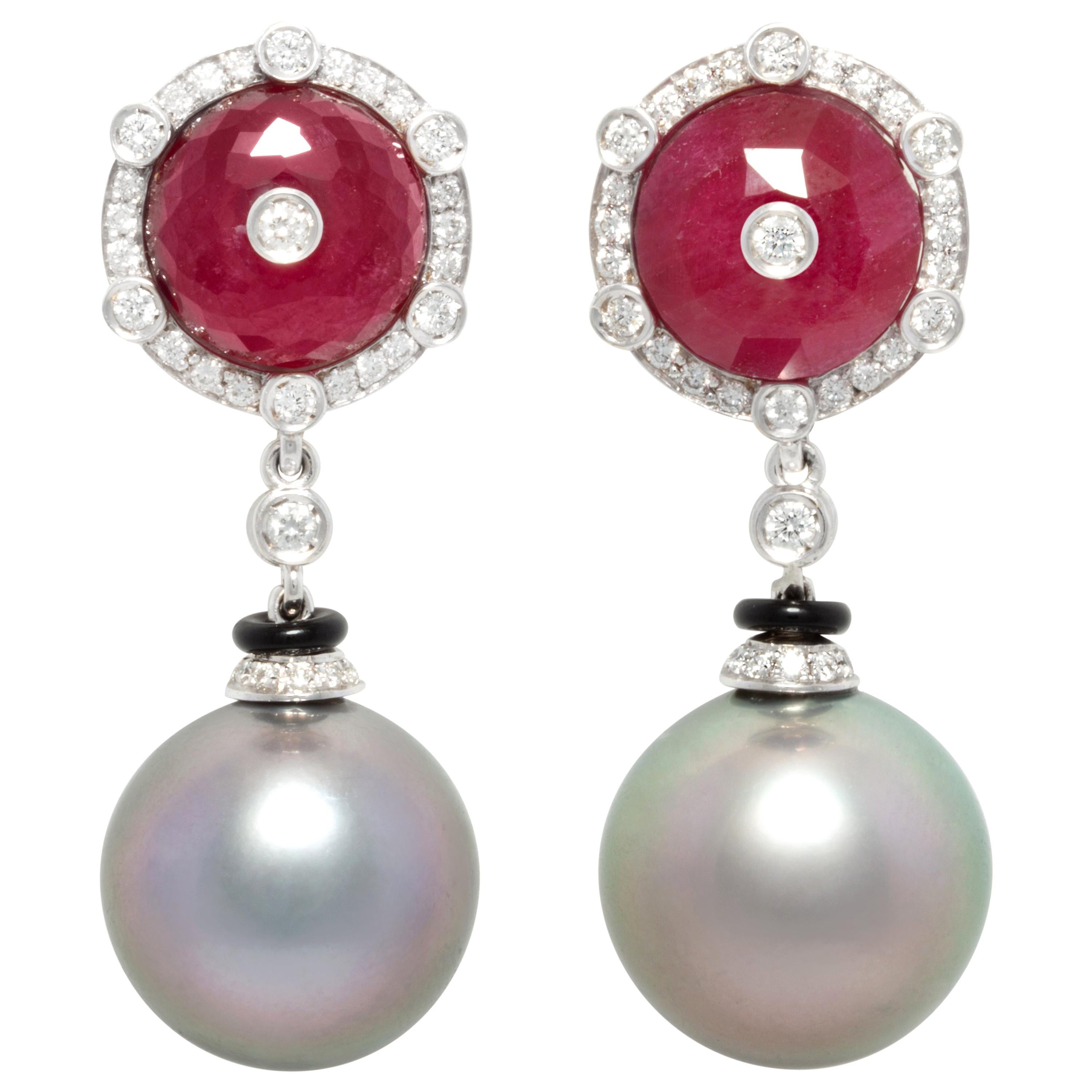 Pendientes de perlas de Tahití, diamantes y rubíes Déco Design by Ella Gafter