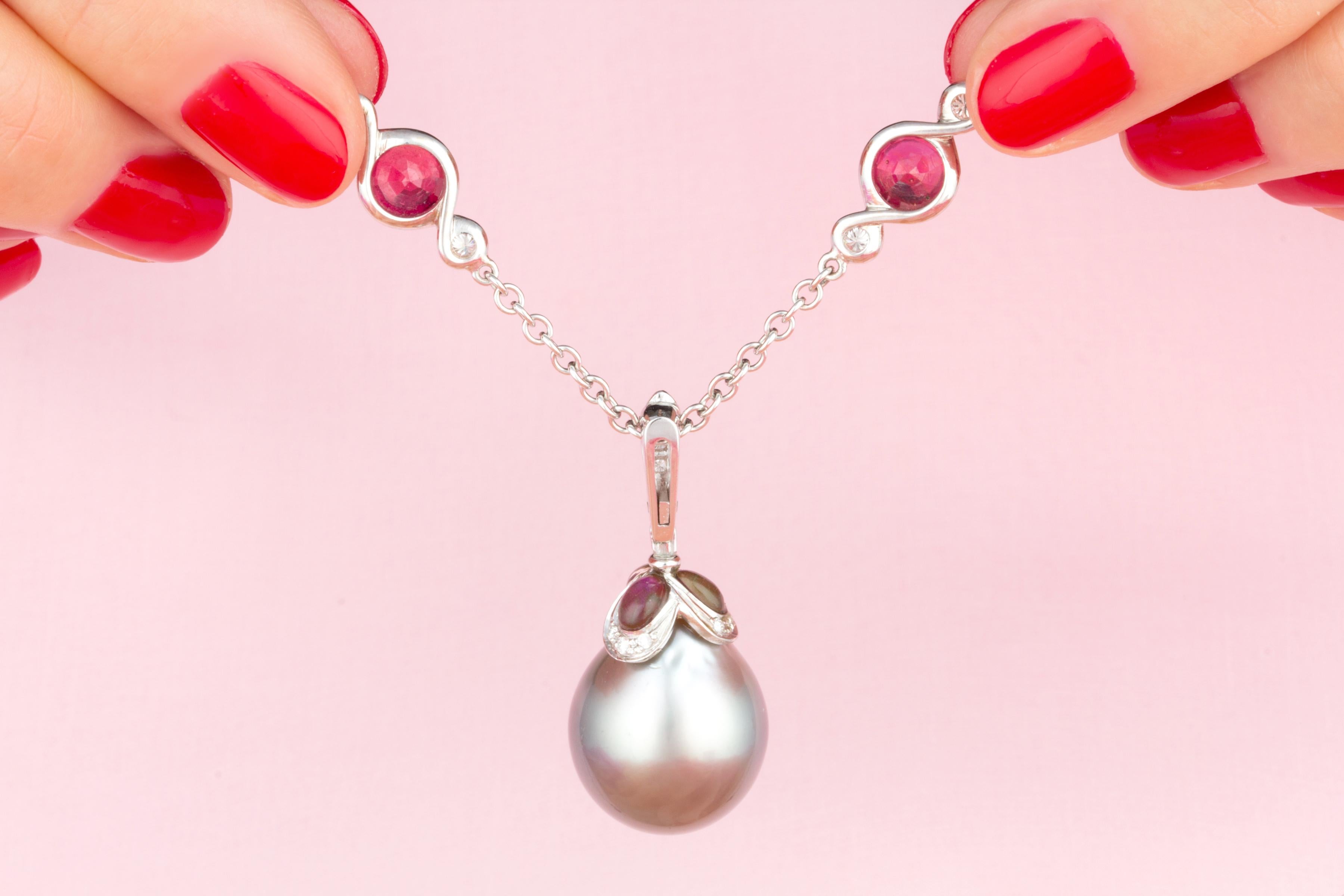 Ella Gafter Tahitian Pearl Diamond Ruby Pendant Necklace In New Condition For Sale In New York, NY