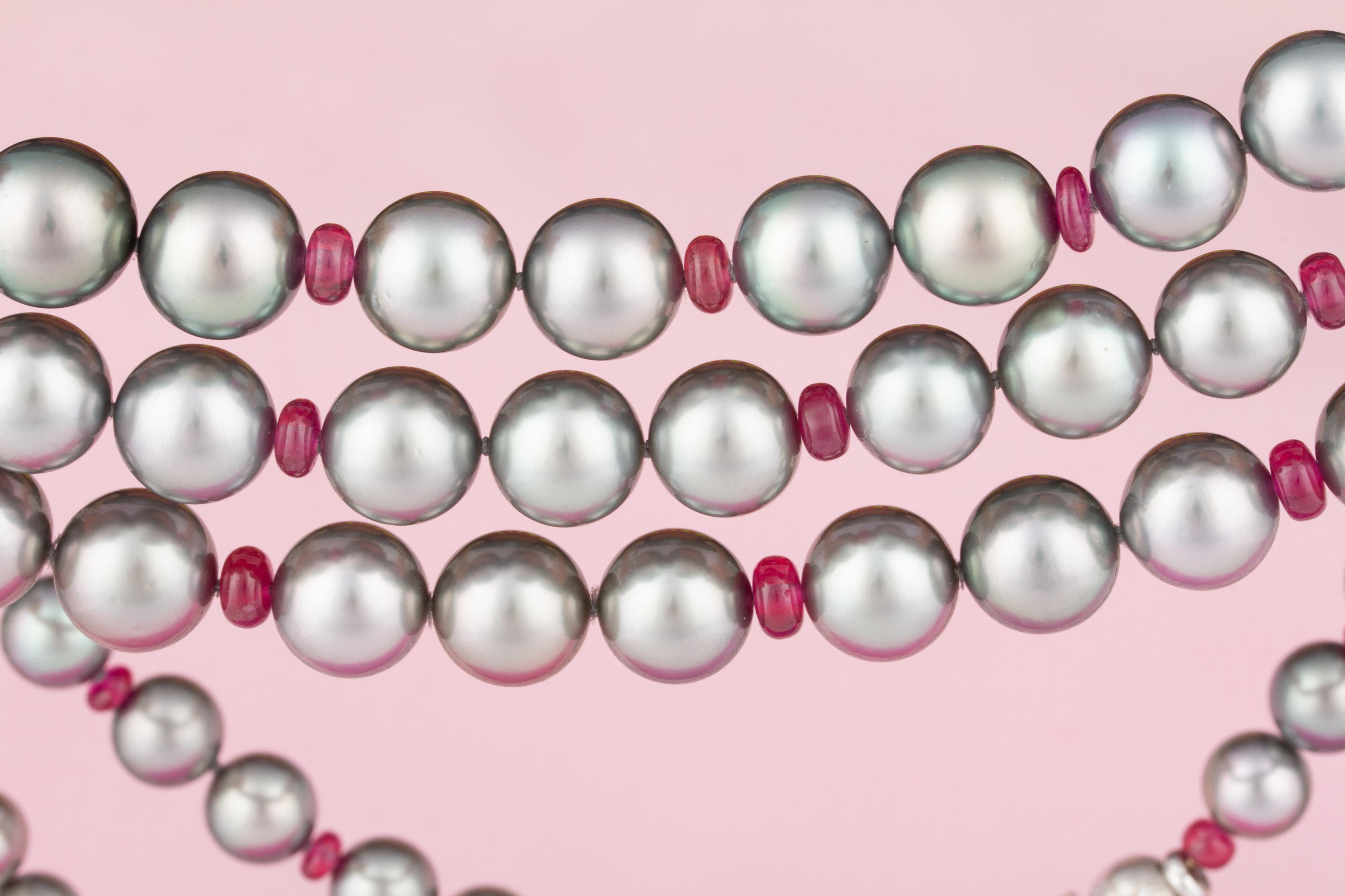 Ella Gafter Triple-Strand Tahitian Pearl Ruby Necklace Set In New Condition For Sale In New York, NY