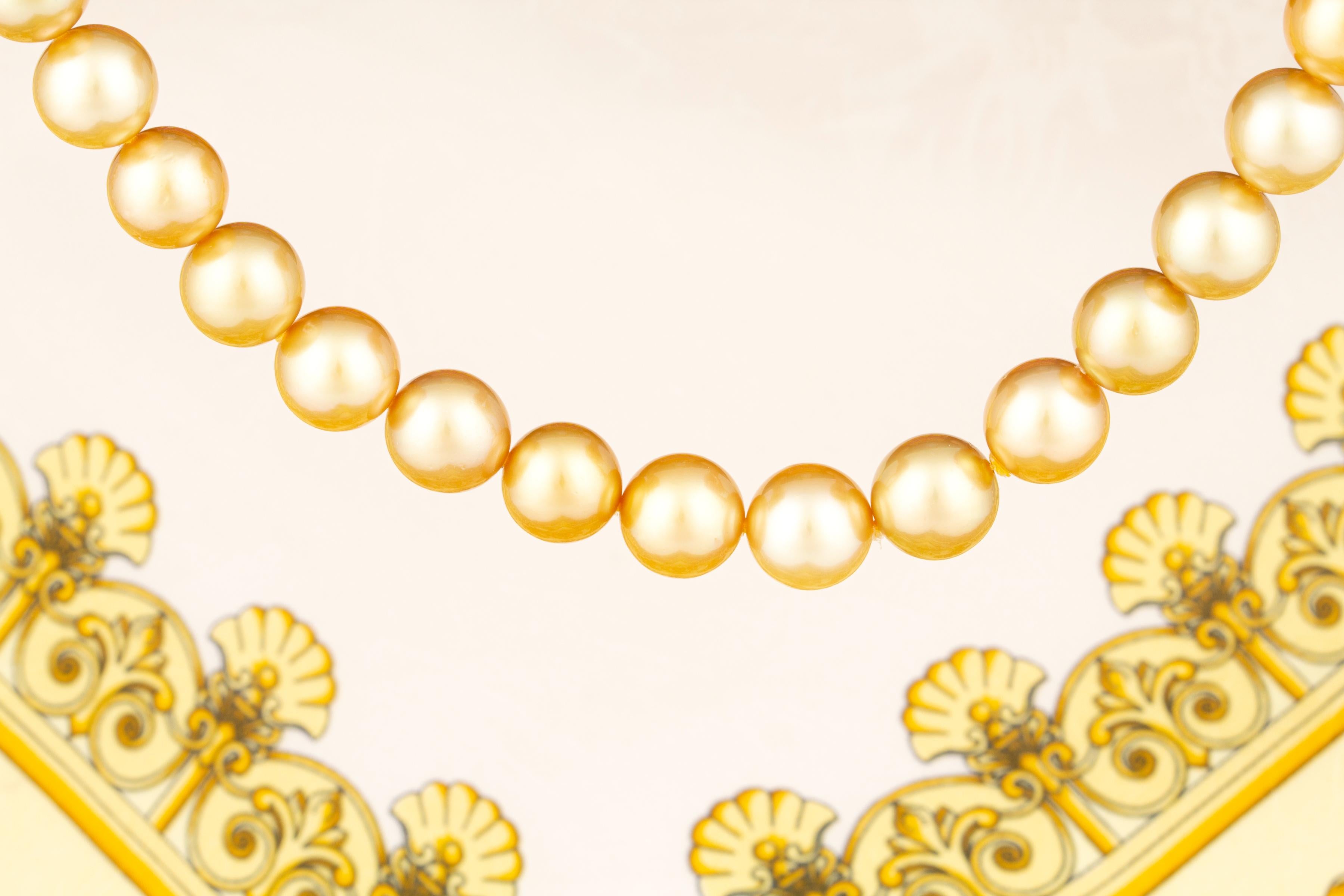 Ella Gafter Sehr langes Set aus weißen und goldenen Perlen-Halskette im Angebot 5