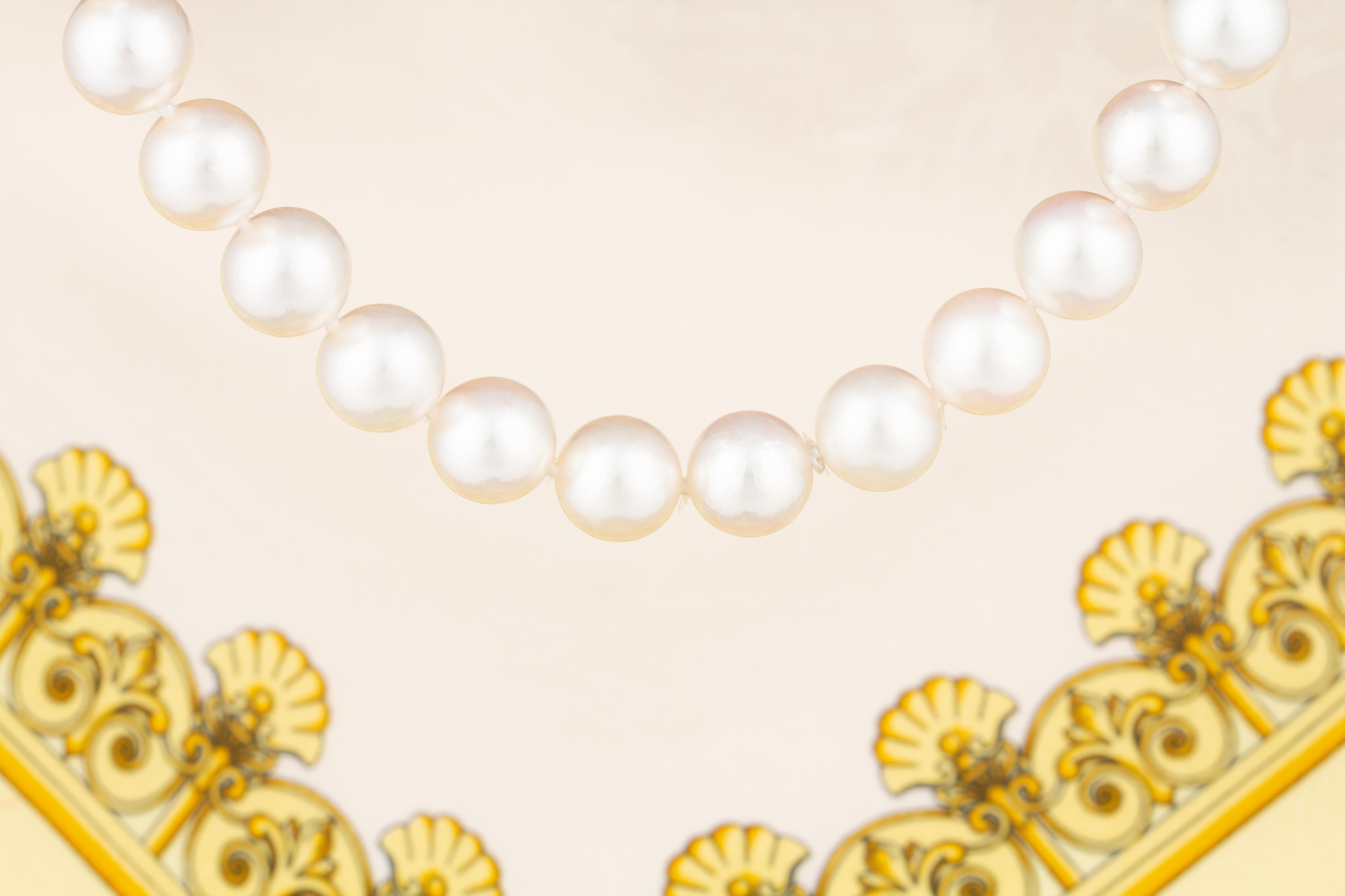 Ella Gafter Sehr langes Set aus weißen und goldenen Perlen-Halskette Damen im Angebot