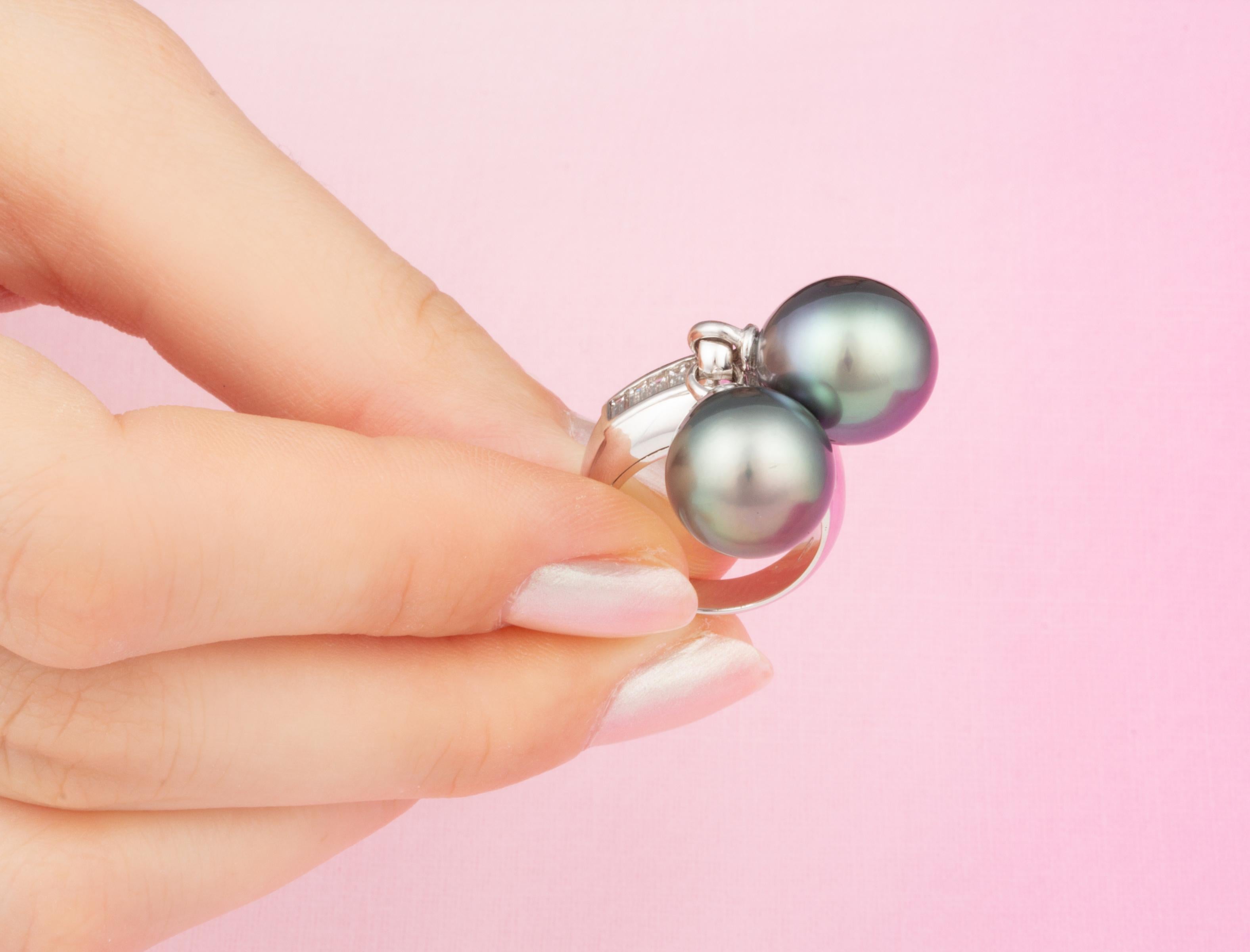 Anello con perle di Tahiti e diamanti in oro bianco di Ella Gafter In condizioni Nuovo in vendita a New York, NY