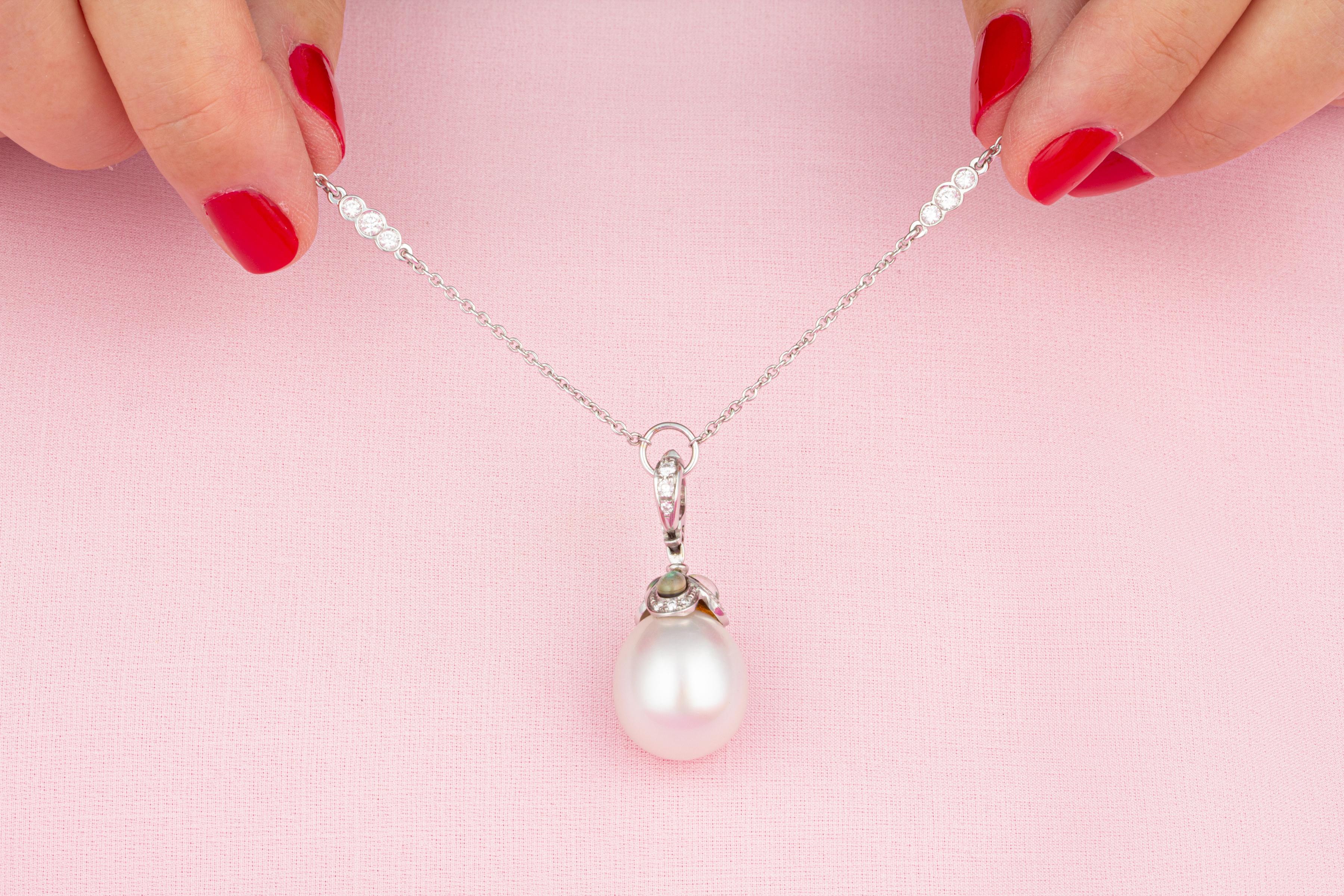 Round Cut Ella Gafter White Pearl Pendant Necklace