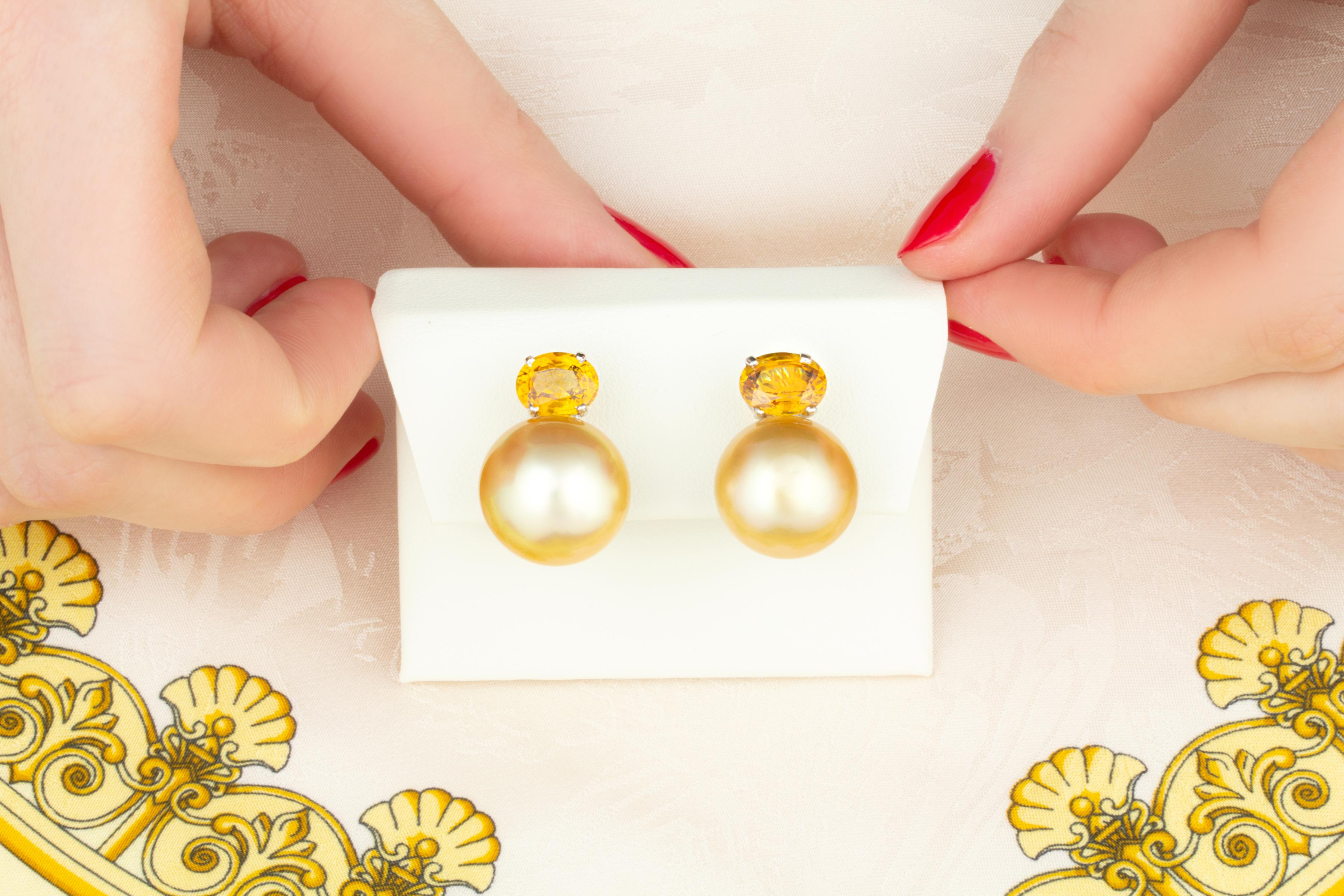 Artiste Ella Gafter Boucles d'oreilles à clip en saphir jaune et perle d'or en vente