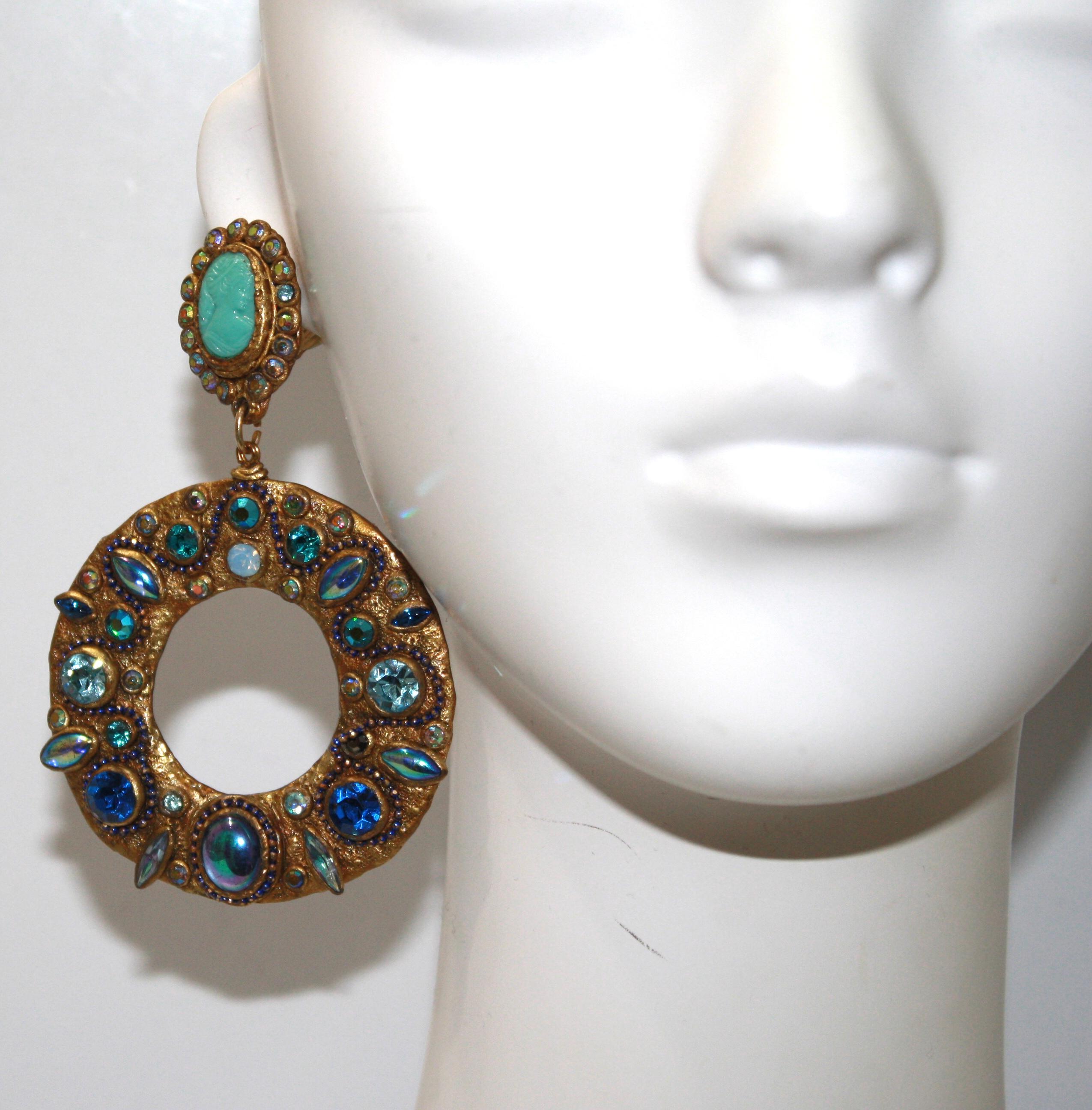 Ella K One of a Kind Clip Earrings In New Condition For Sale In Virginia Beach, VA