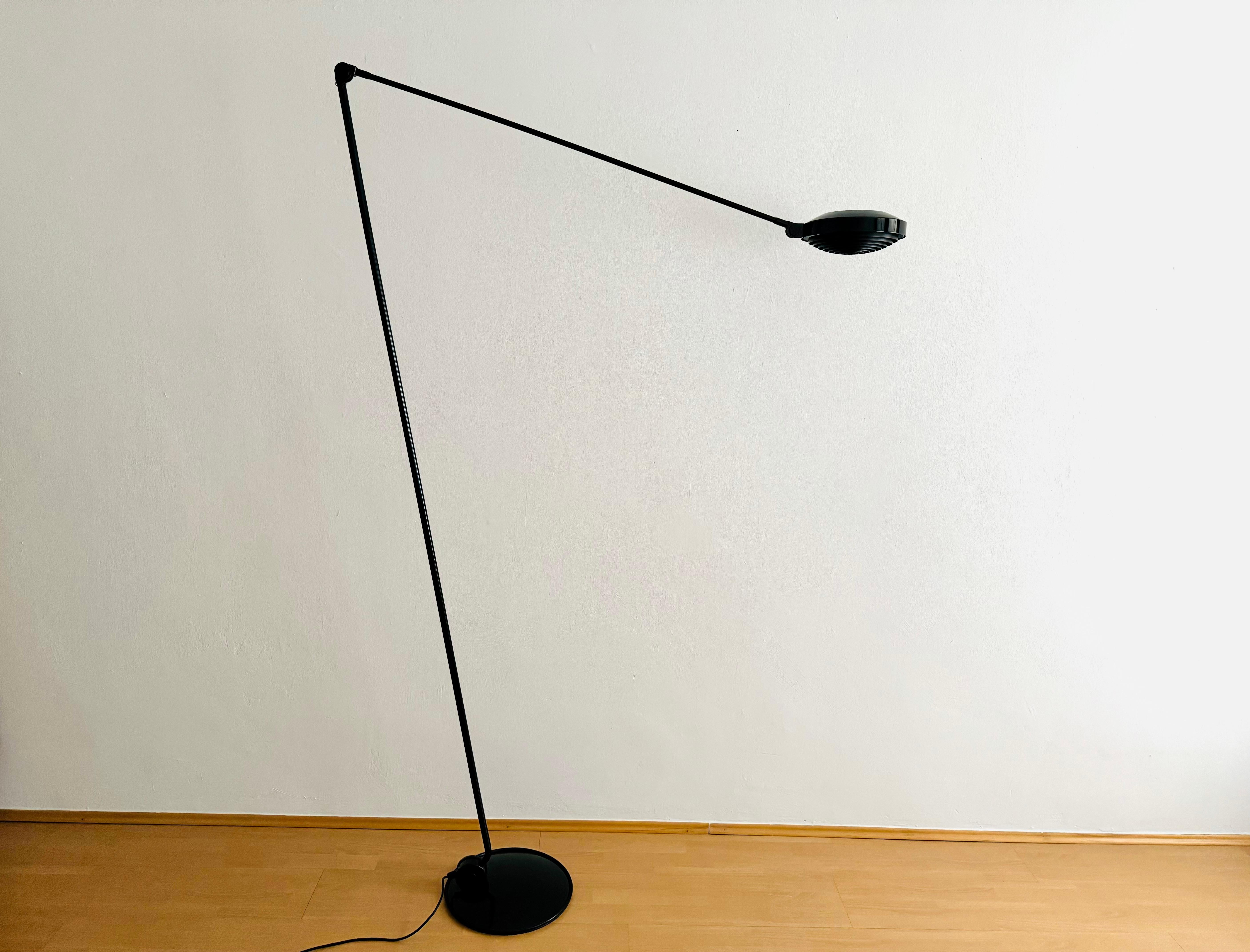 Breathtaking floor lamp from the 1980s.
Very extraordinary design and very high -quality workmanship.
Continuously adjustable.
The design creates a great light

Manufacturer: Lumina
Design: Tommaso Cimini

Condition:

Very good vintage condition