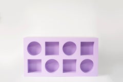 Ellen Bücherregal mit Fernsehsessel – von KLN Studio