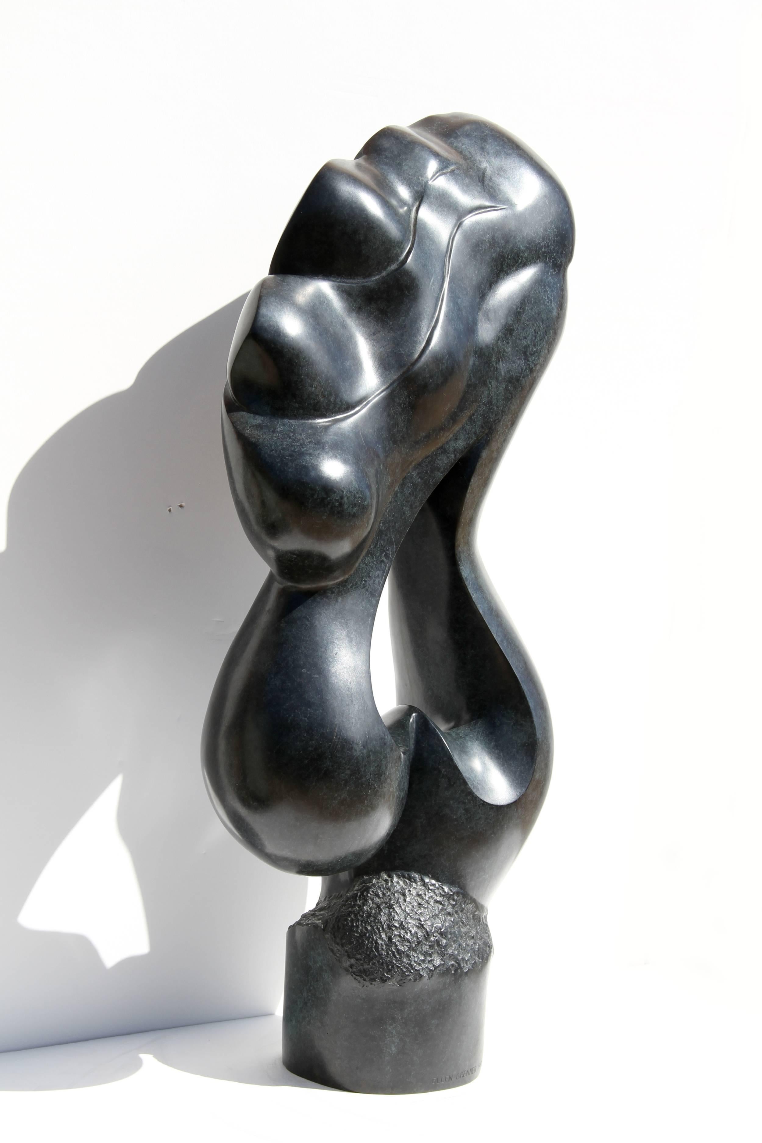 Forme féminine abstraite abstraite, grande sculpture en bronze - Contemporain Sculpture par Ellen Brenner-Sorensen