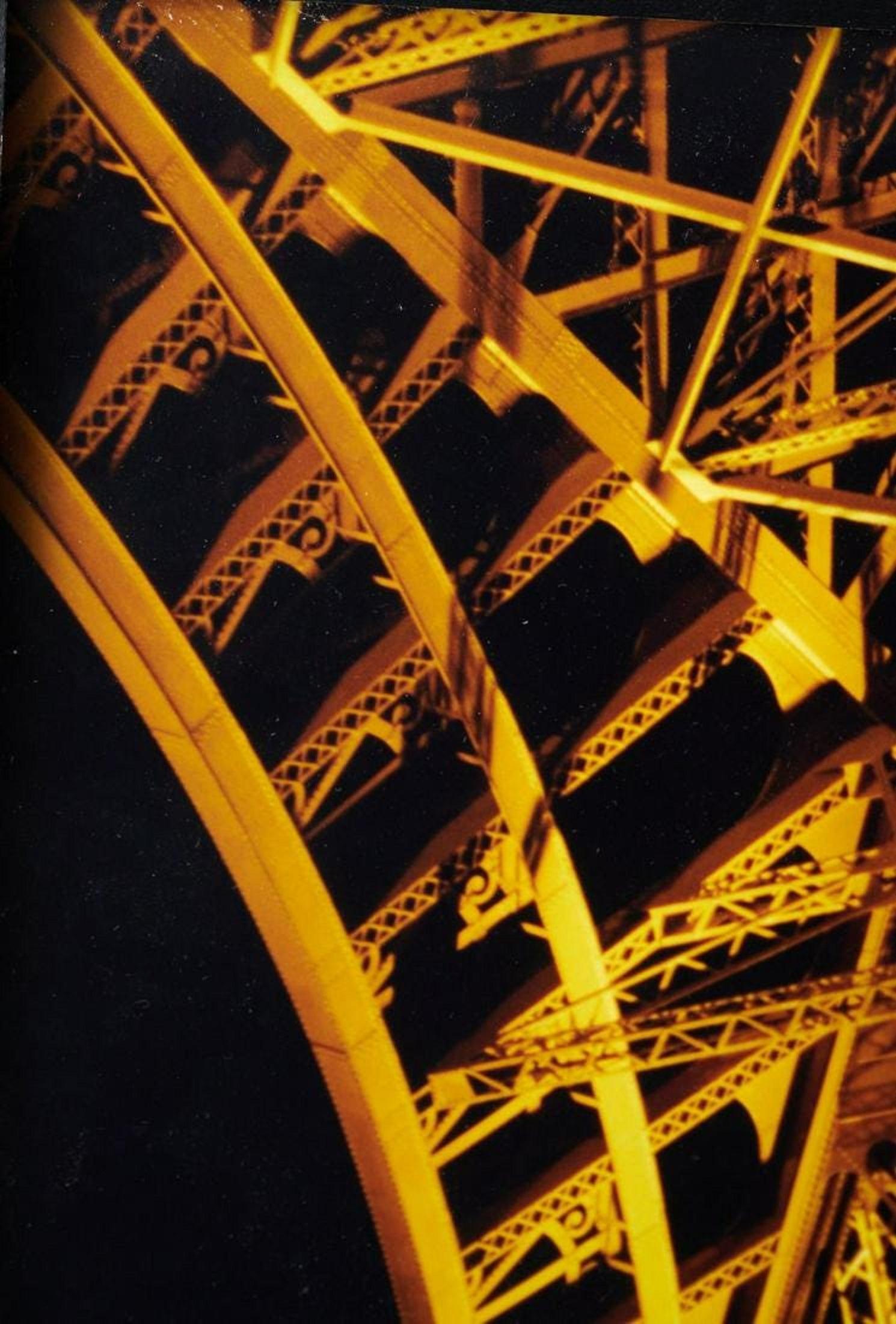 Vintage C Print Gold Color Photograph Torre Eiffel Parigi Francia Cibachrome Photo in vendita 1