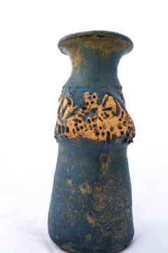 Vase "champignon" Sculpture texturée en grès de terre cuite Finition bleu nuit