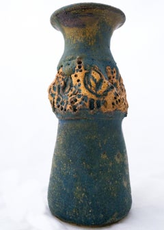 Vase "champignon" Sculpture texturée en grès de terre cuite Finition bleu nuit
