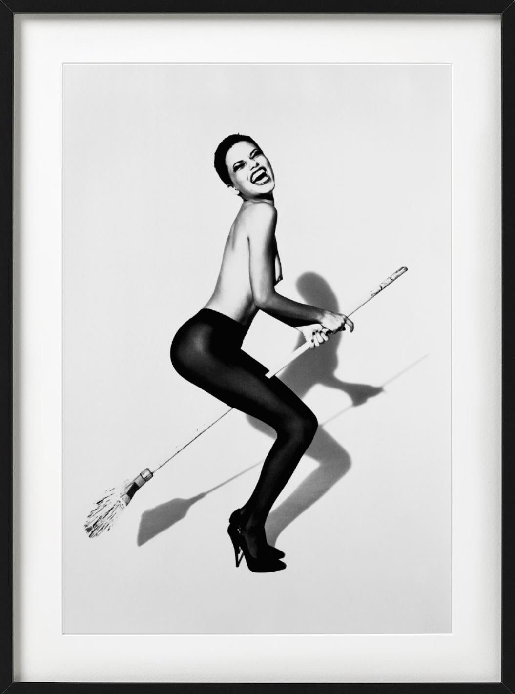 Adriana Lima Wicked  - le mannequin nu sur un balai avec tights en vente 1