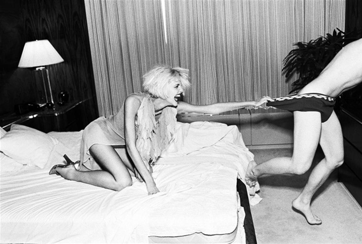 Ellen von Unwerth Black and White Photograph – Erneut?, New York
