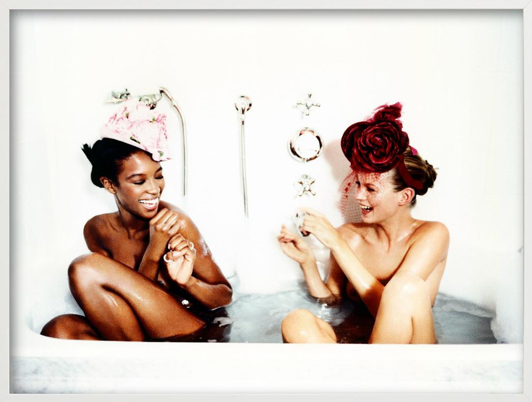 Bathtub, Naomi Campbell et Kate Moss, photographie d'art, 1996 en vente 3