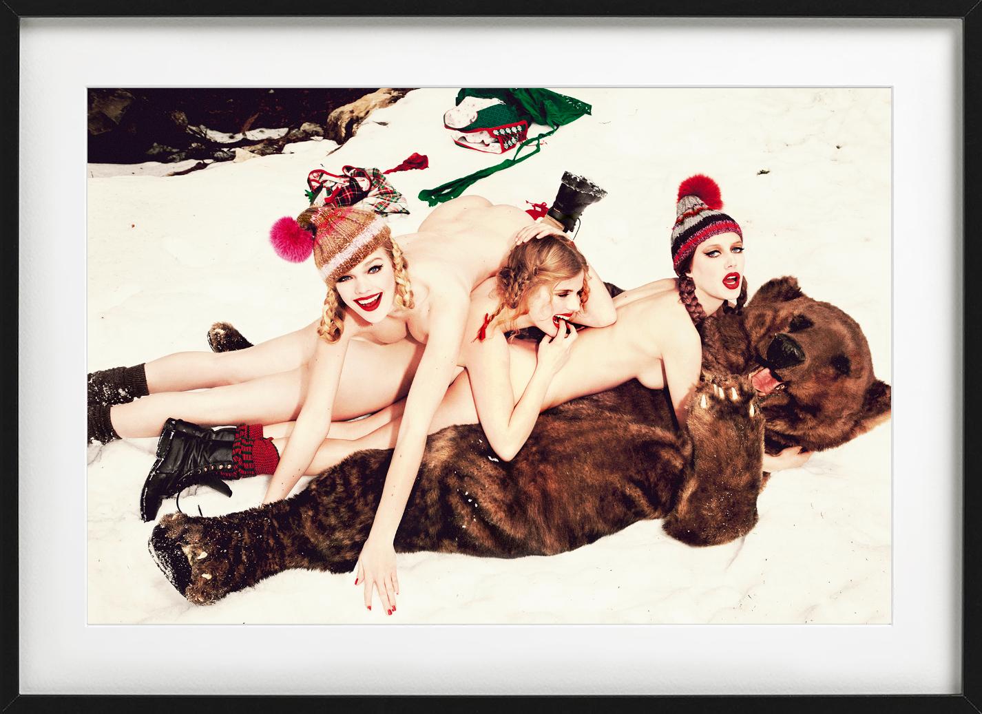 Beauties and the beast, Heimat-Serie, Kunstfotografie, 2015 – Photograph von Ellen von Unwerth