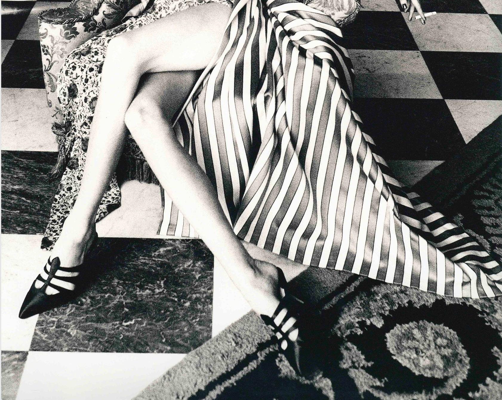Belle de Nuit, Shalom Harlow para Vogue Francia - Photograph de Ellen von Unwerth