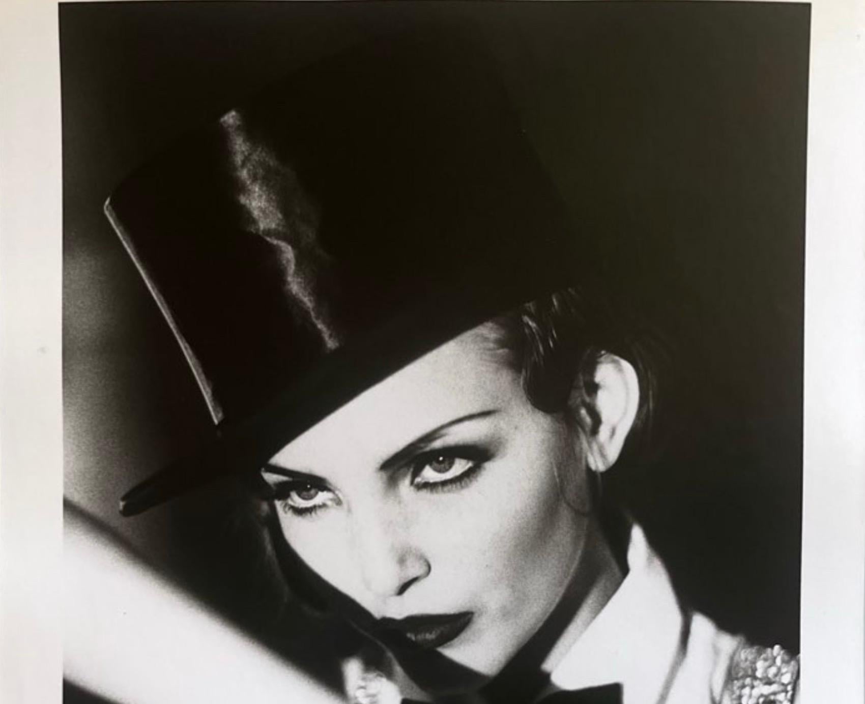 Chapeau Claque, Nadja Auermann, Marruecos - Photograph de Ellen von Unwerth