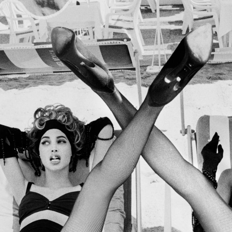 Christy Turlington y Linda Evangelista, Vogue Italia - Fotografía artística, 1990 - Photograph de Ellen von Unwerth