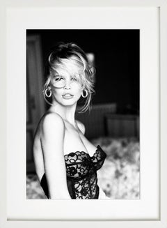 Claudia Schiffer pour Guesss - Portrait en dentelle, photographie d'art, 1989