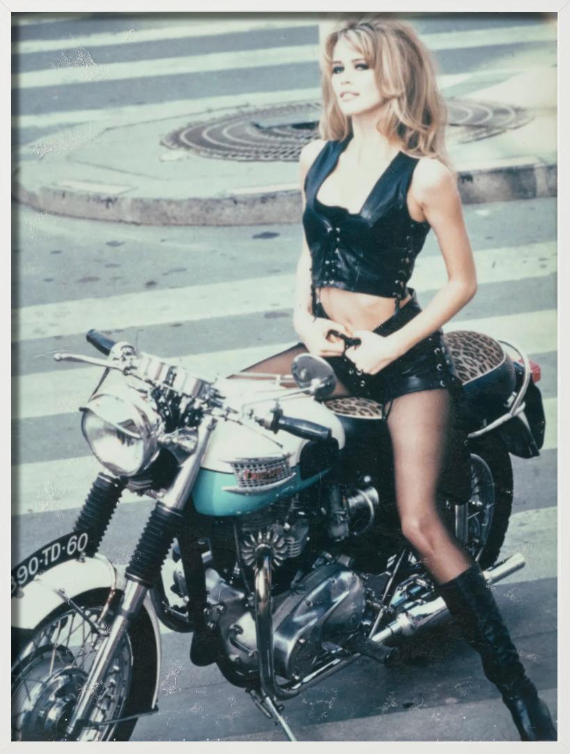 Claudia Schiffers - Hells Angels, Vélo Polaroid, Photographie Fine Art, 1989 en vente 7